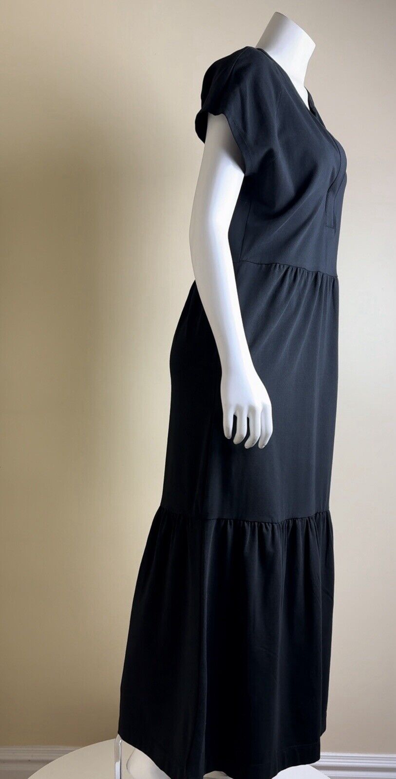 $129 DKNY Women’s Sz M Black Dress  (B.84)