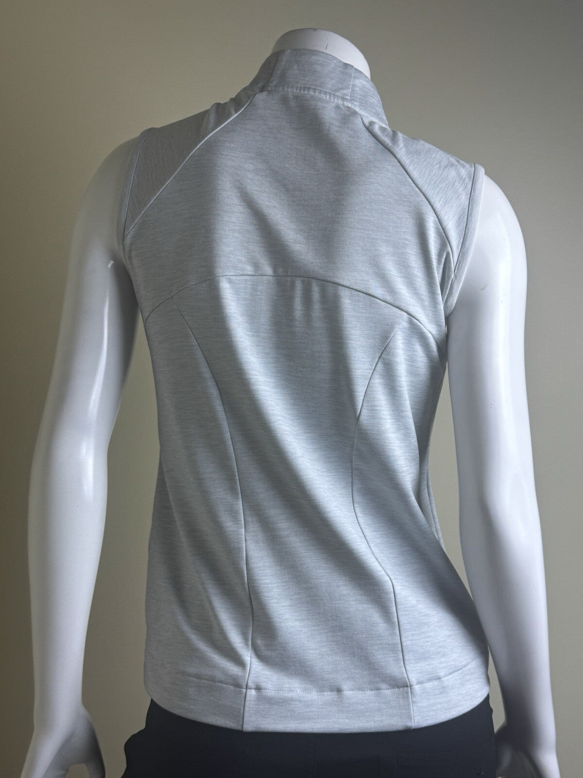 Puma Women’s Golf Grey VEST Sz S.    (B.102/1)
