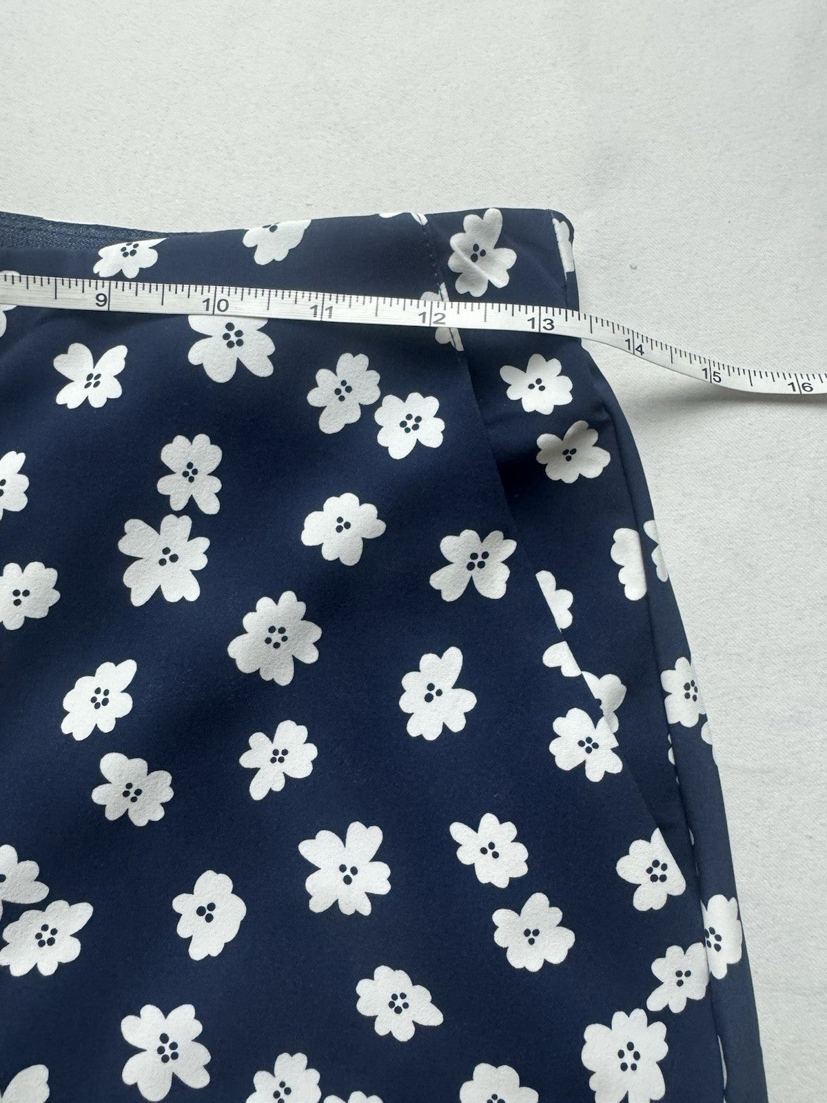 Jayebird Women’s Golf Robbie Pant Navy/White Floral Sz S.      (B.158)