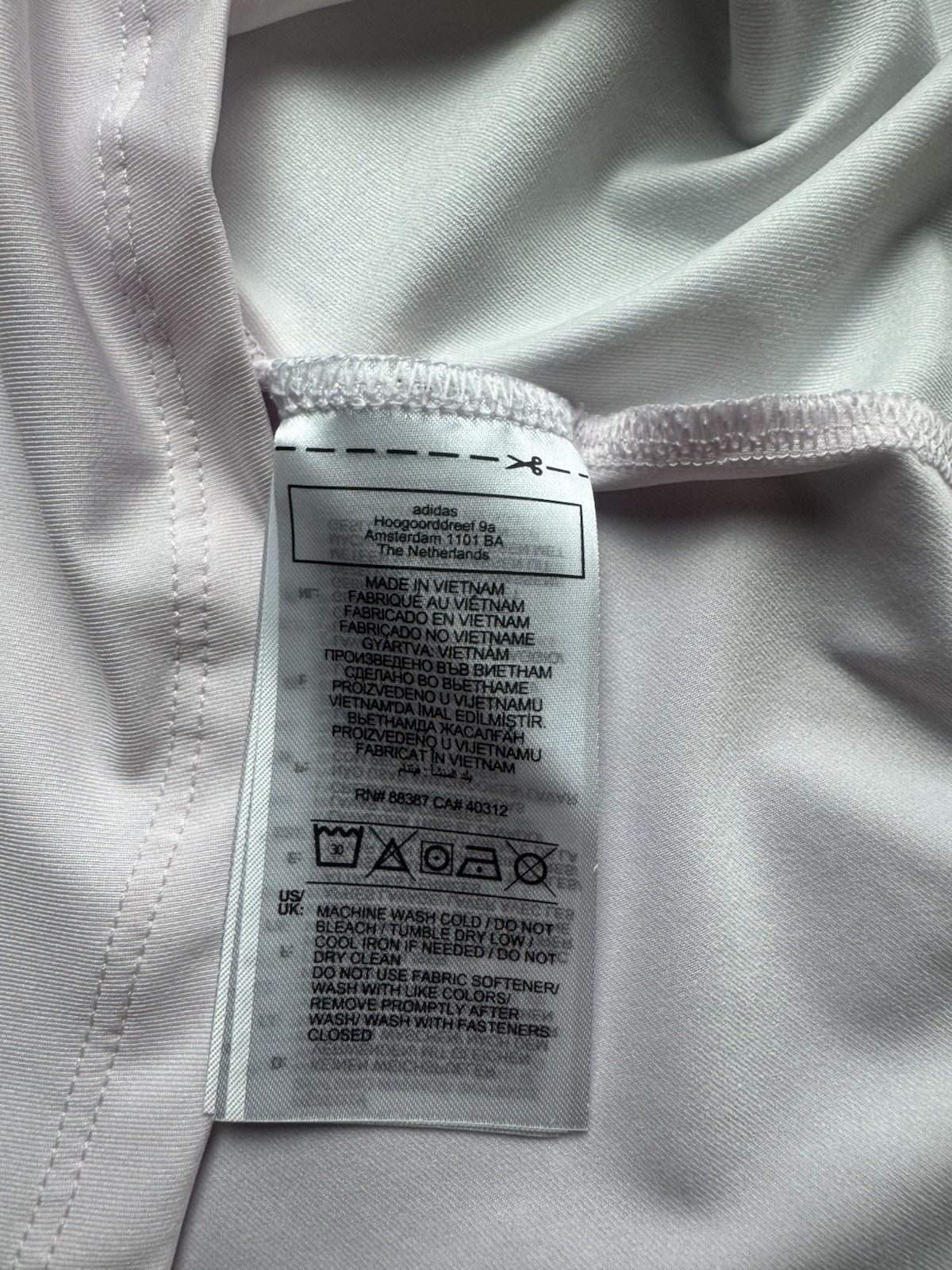 $75 Adidas Women’s Golf Shirt Sz M    (B.162)