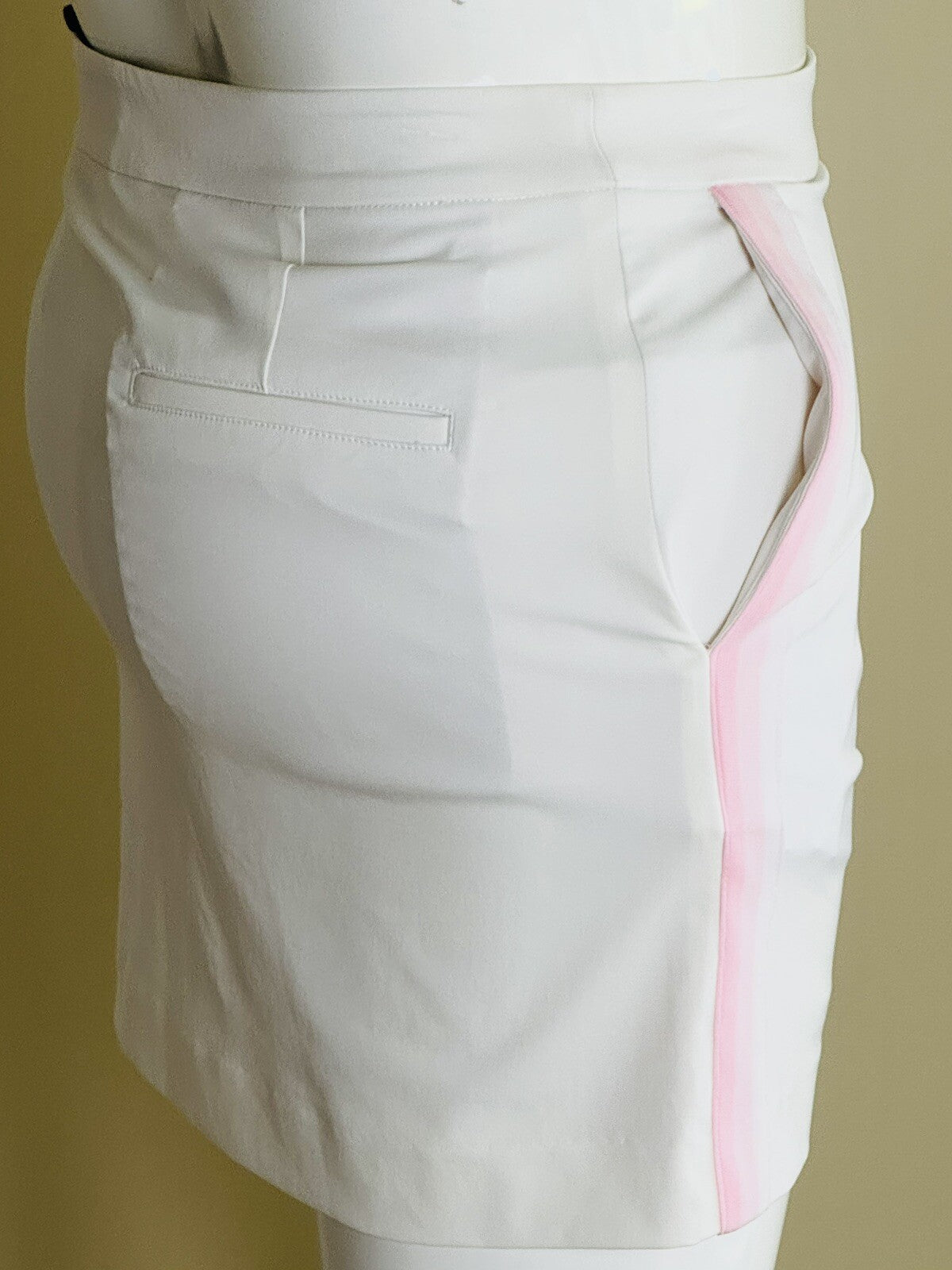 $145 G/FORE  Women’s White Golf Tennis Skirt Skort Sz 10. (B.48)