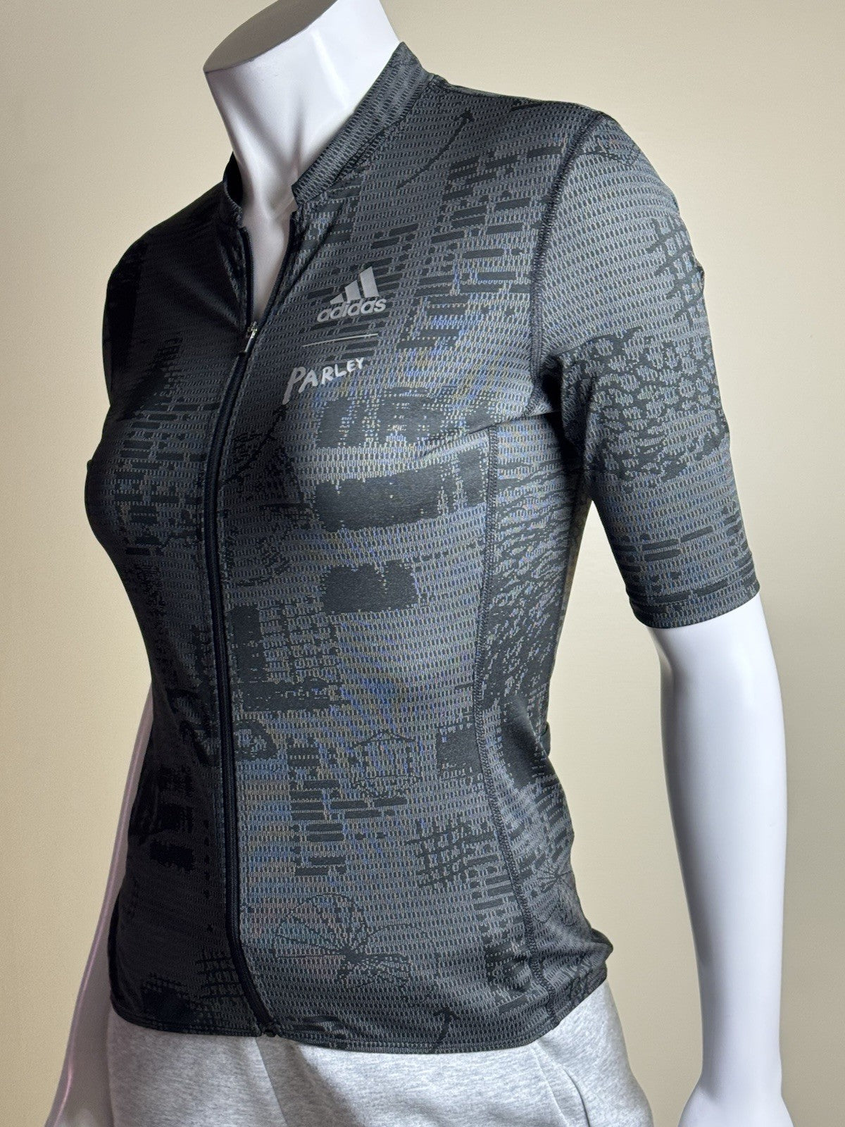 $170 Adidas Women’s Parley Jersey Shirt Sz M    (B.189)