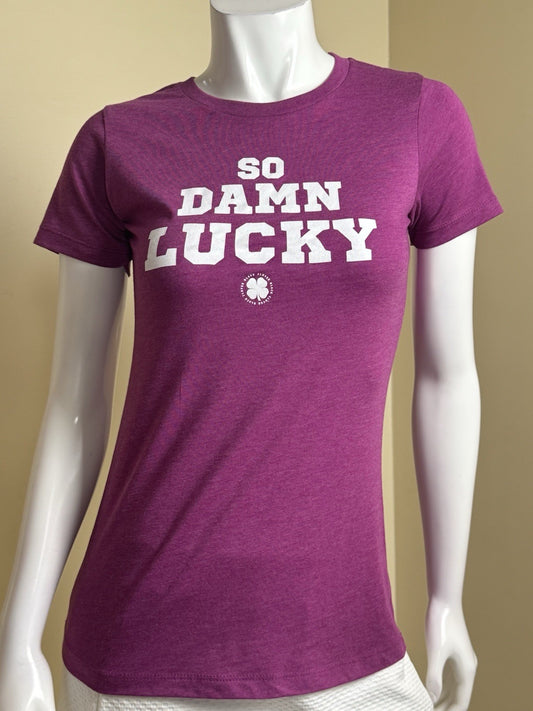 Black Clover Women’s T-Shirt  Pullover Sz L.    (B.174)