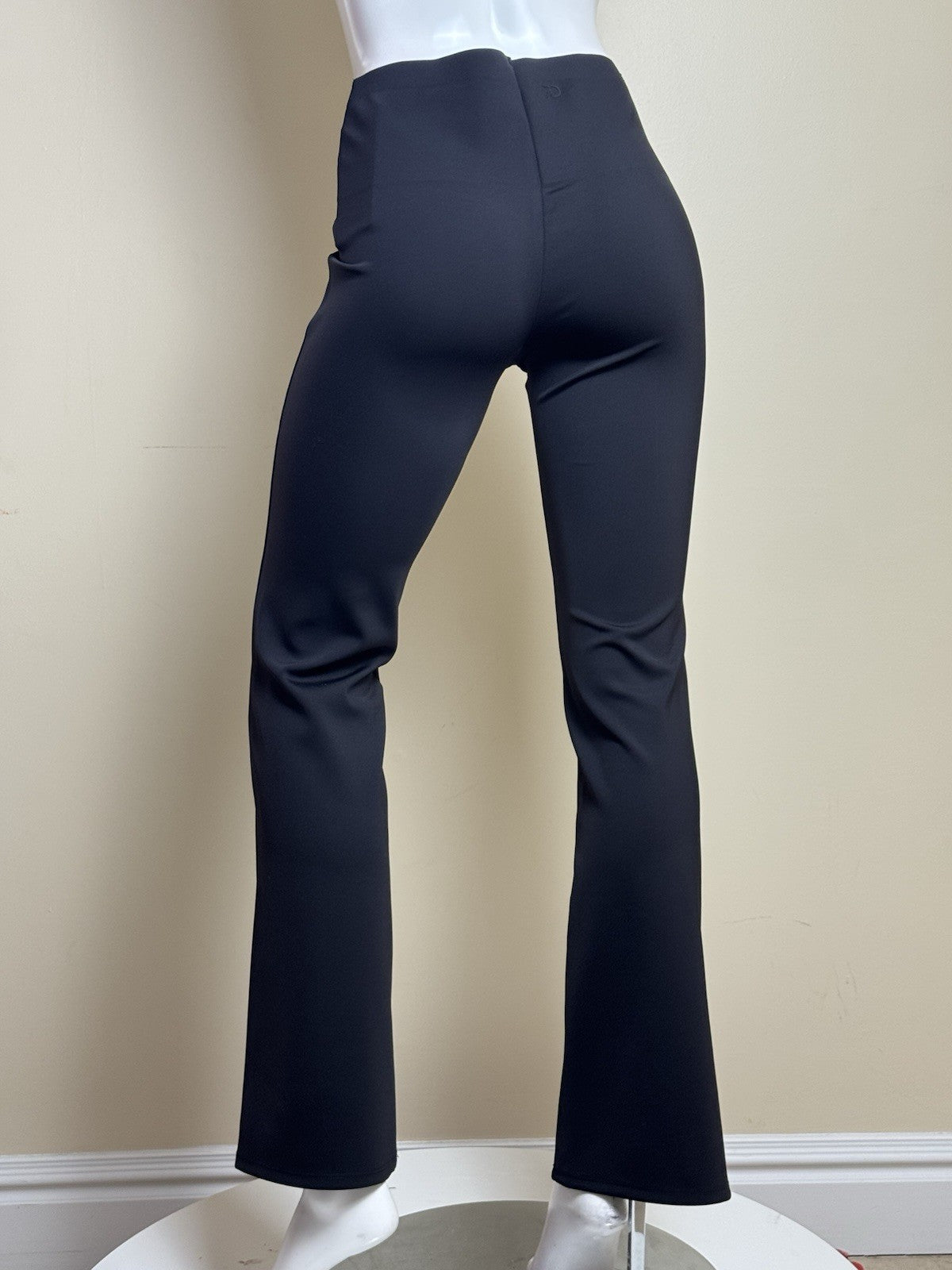 7 Diamonds Women’s Flare Stretch Pull On Pants Sz M.  (B.168)