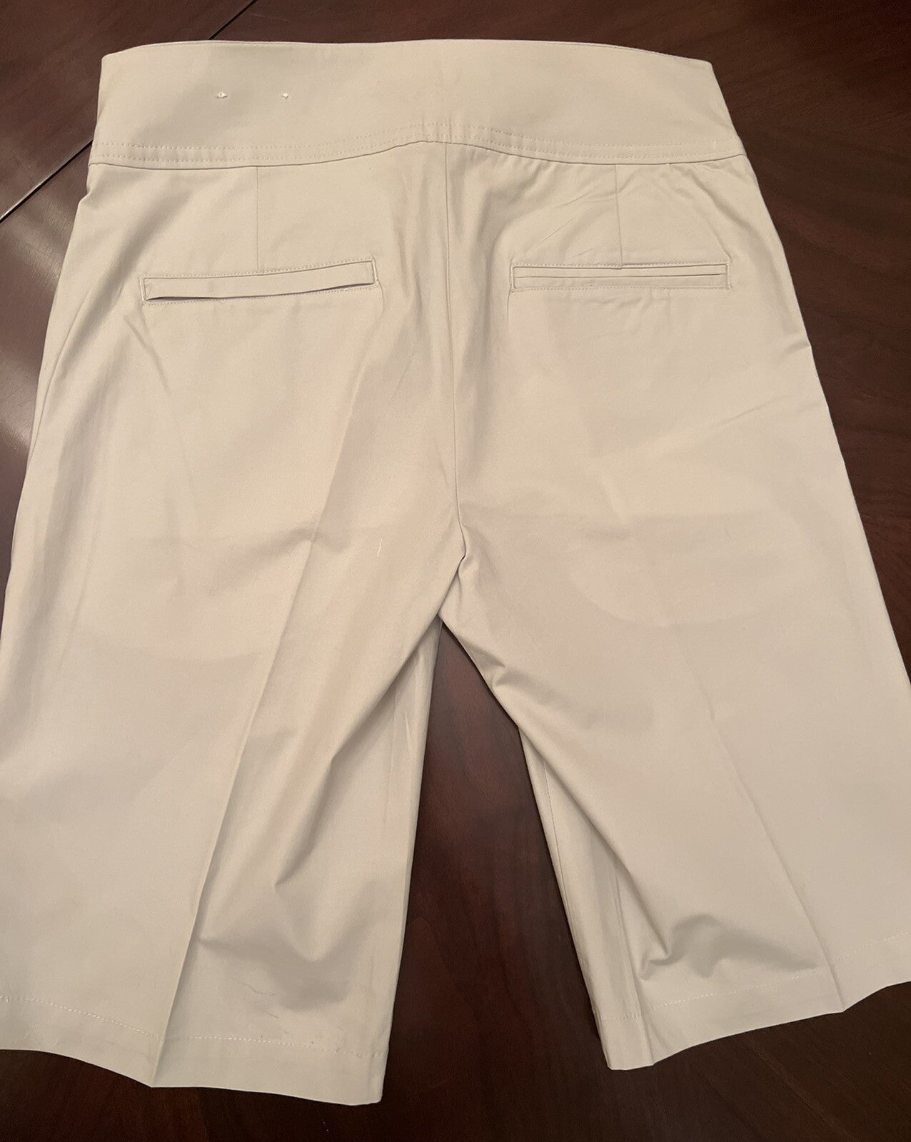 Calvin Klein Women’s Shorts Size 2 Beige Khakis