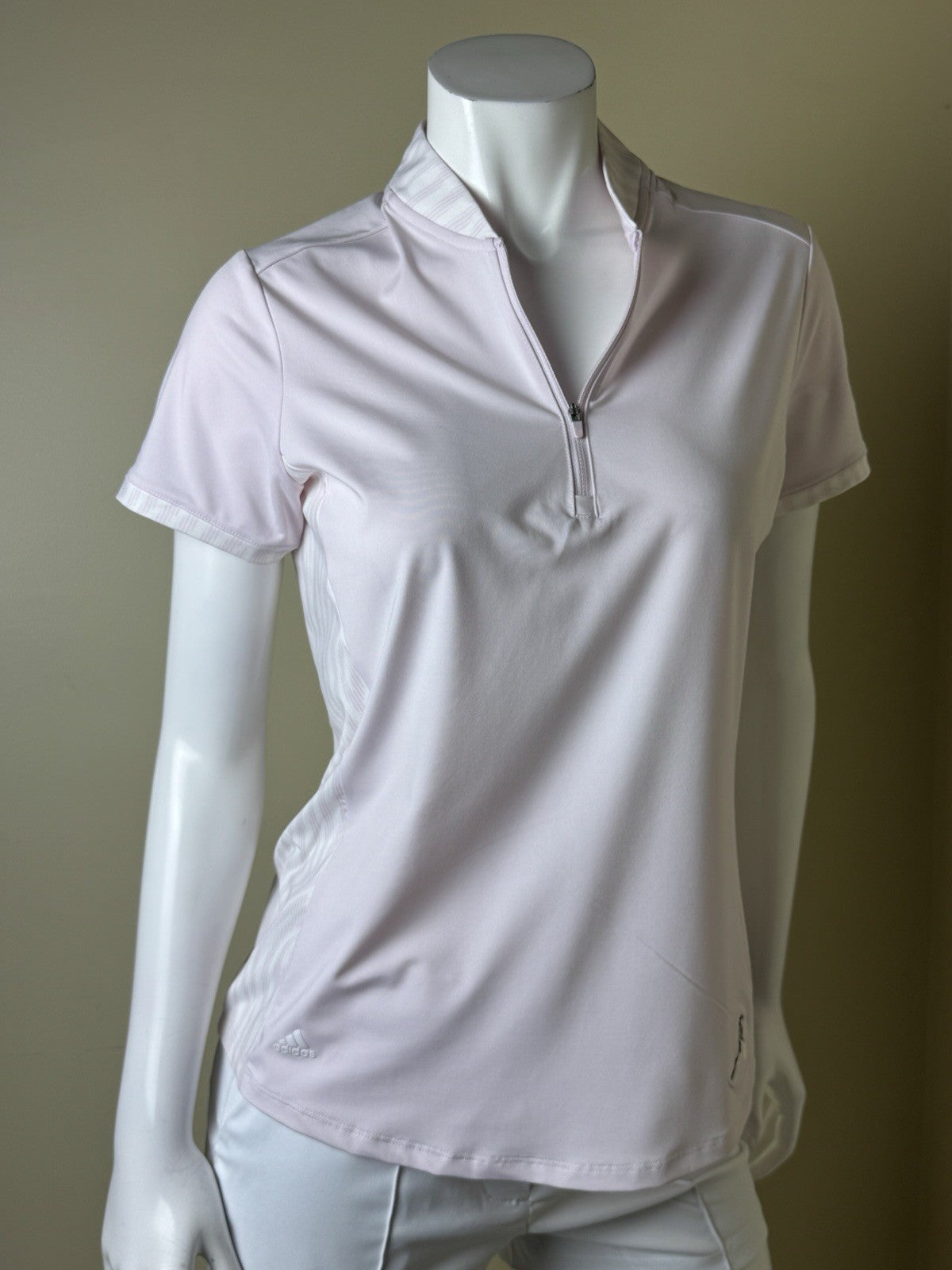 $75 Adidas Women’s Golf Shirt Sz M    (B.162)