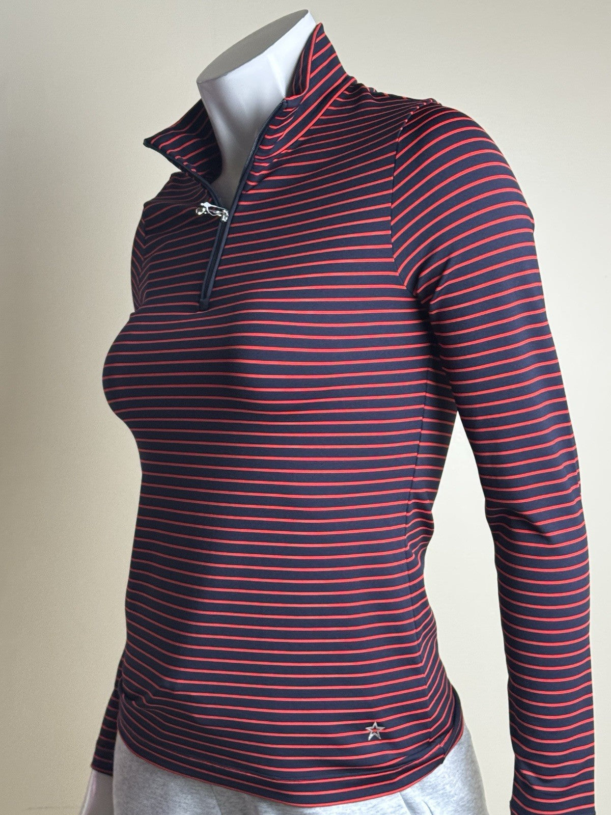 Lohla Sport Women’s Golf Sweatshirt Sz S.      (B.189)