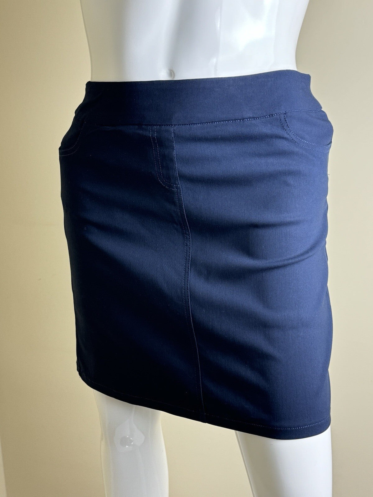 Slim Sation Women’s Golf Skirts Skort Size 12 Navy. (B.84)