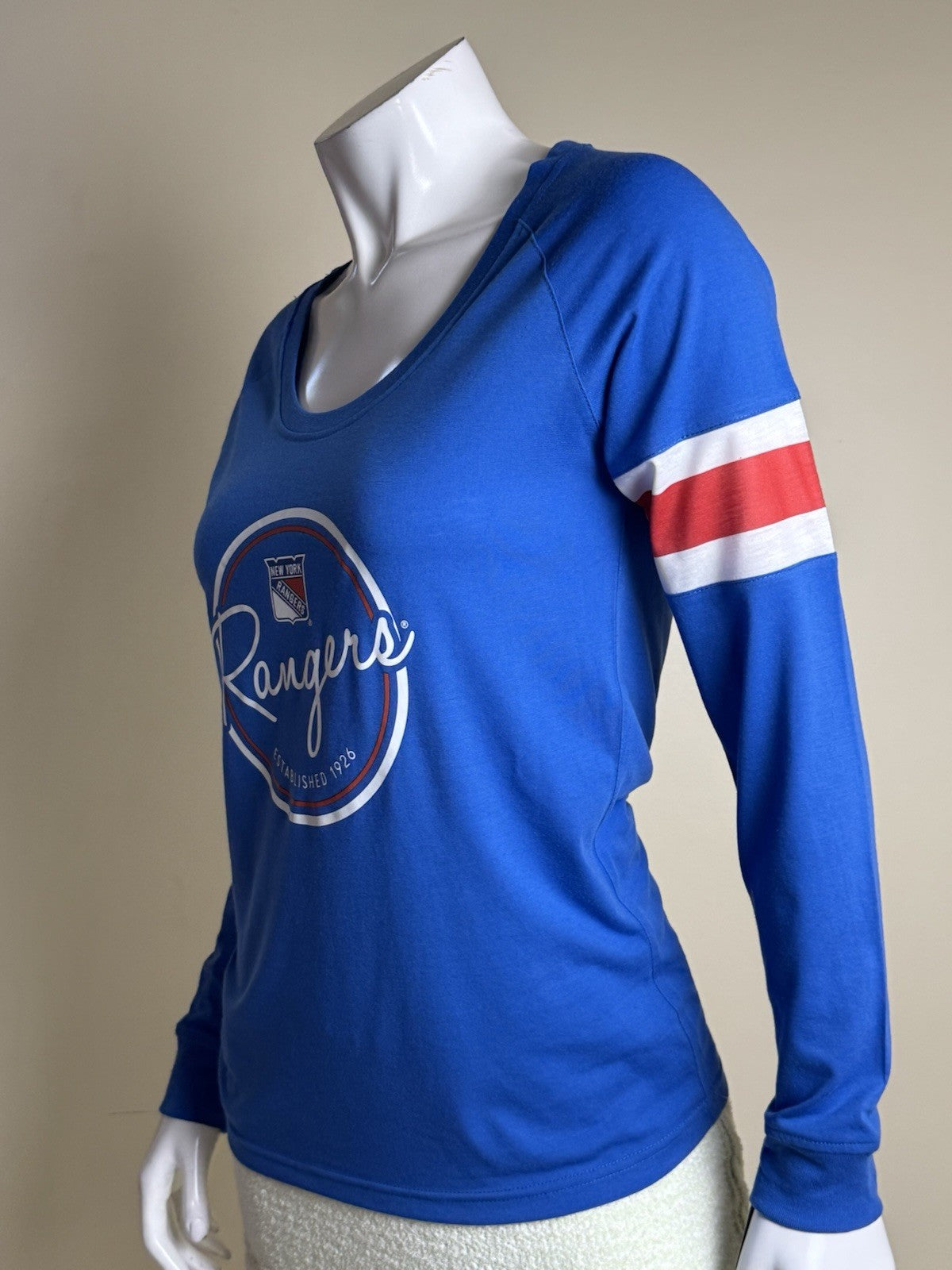 LeverWear Women's Rangers Logo Sweatshirt Sz M.   (B.163)