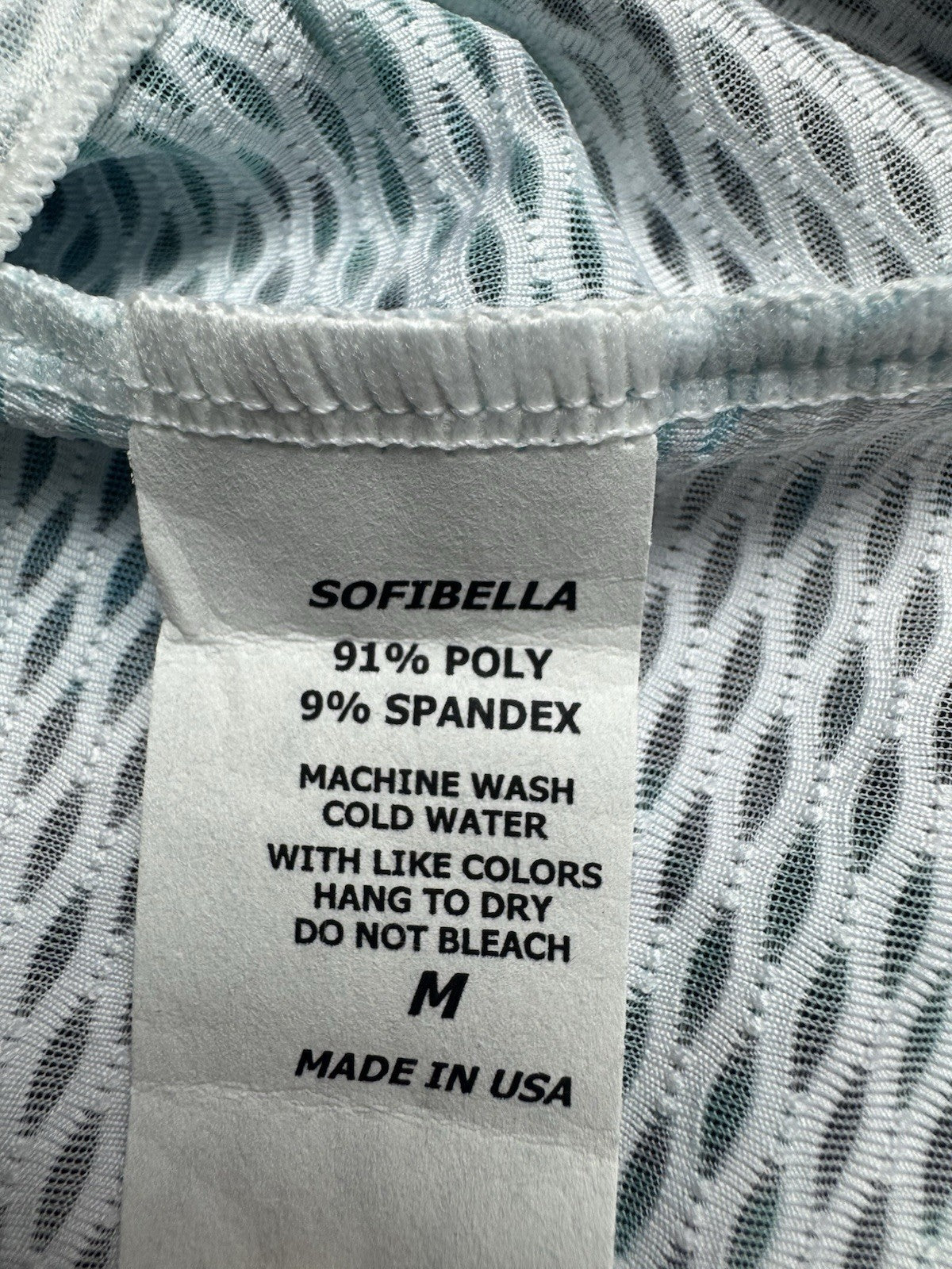 SOFIBELLA Women’s Golf-Tennis Shirt Sz M.  (B.174)