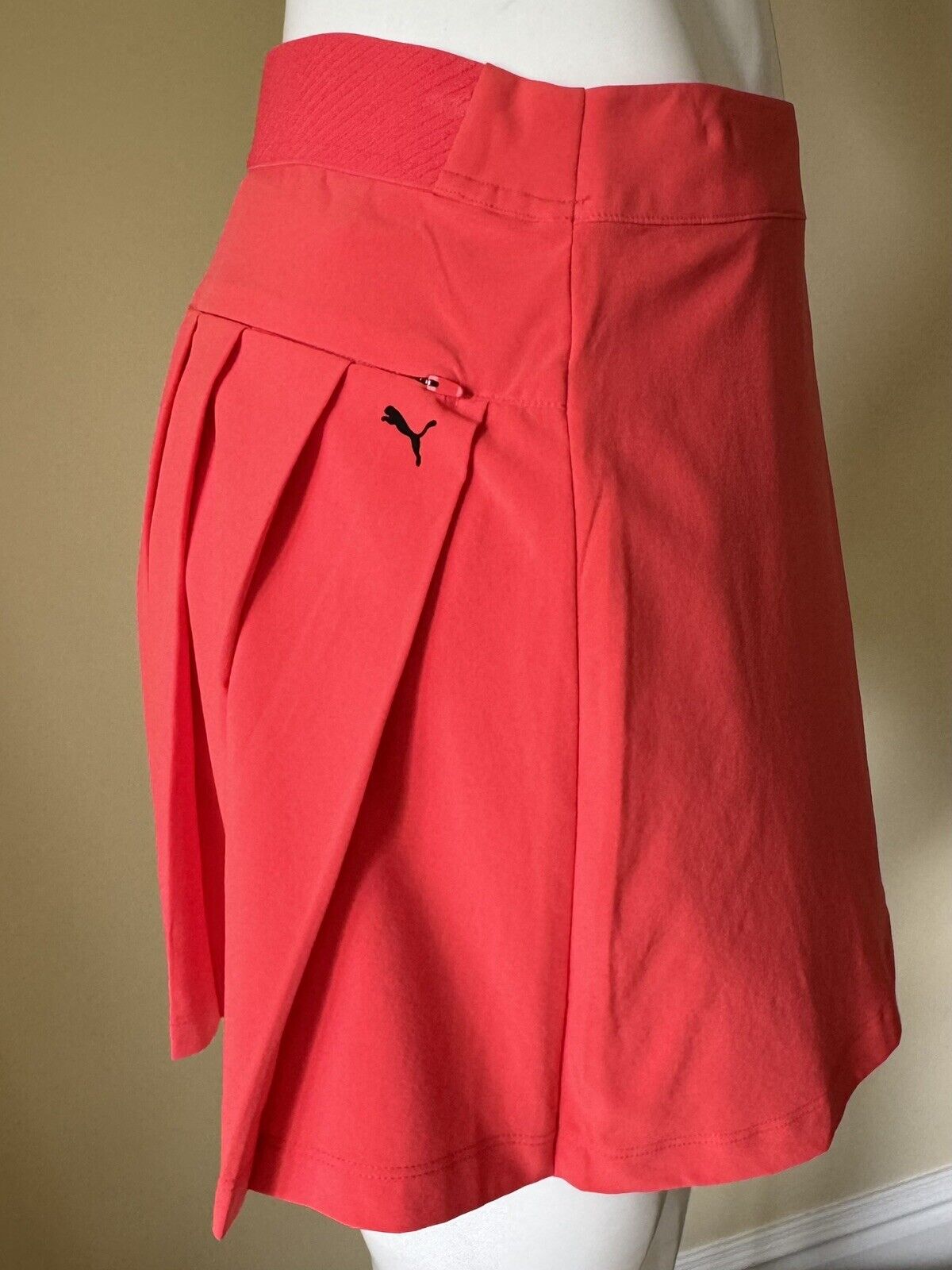 Puma Women’s Golf Skirt Skort Sz S . (58)