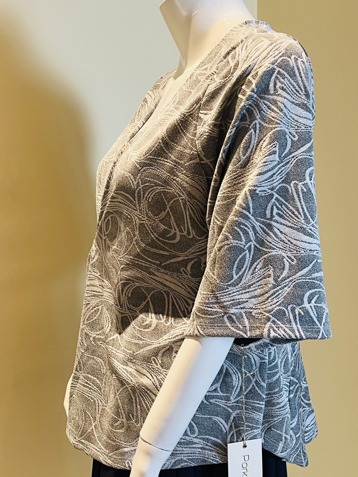 PARK & MAIN Woman Cover-up Blouse Sz 2X Gray Floral Pattern (9)