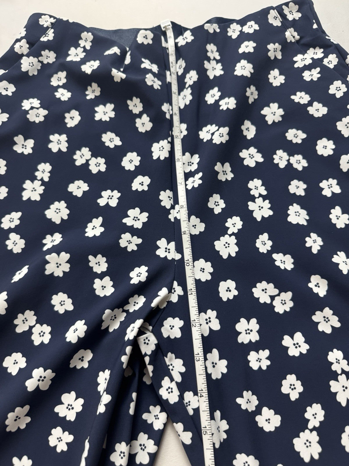 Jayebird Women’s Golf Robbie Pant Navy/White Floral Sz M.   (B.158)