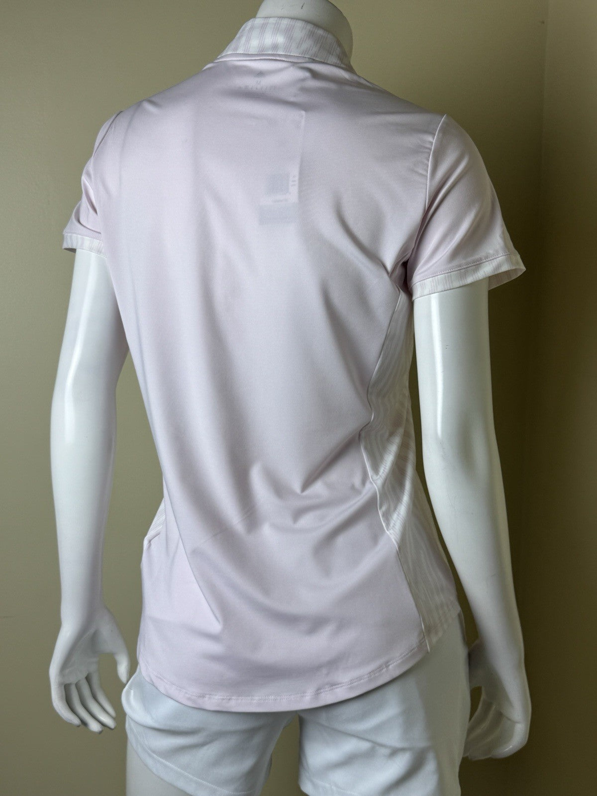 $75 Adidas Women’s Golf Shirt Sz M    (B.162)