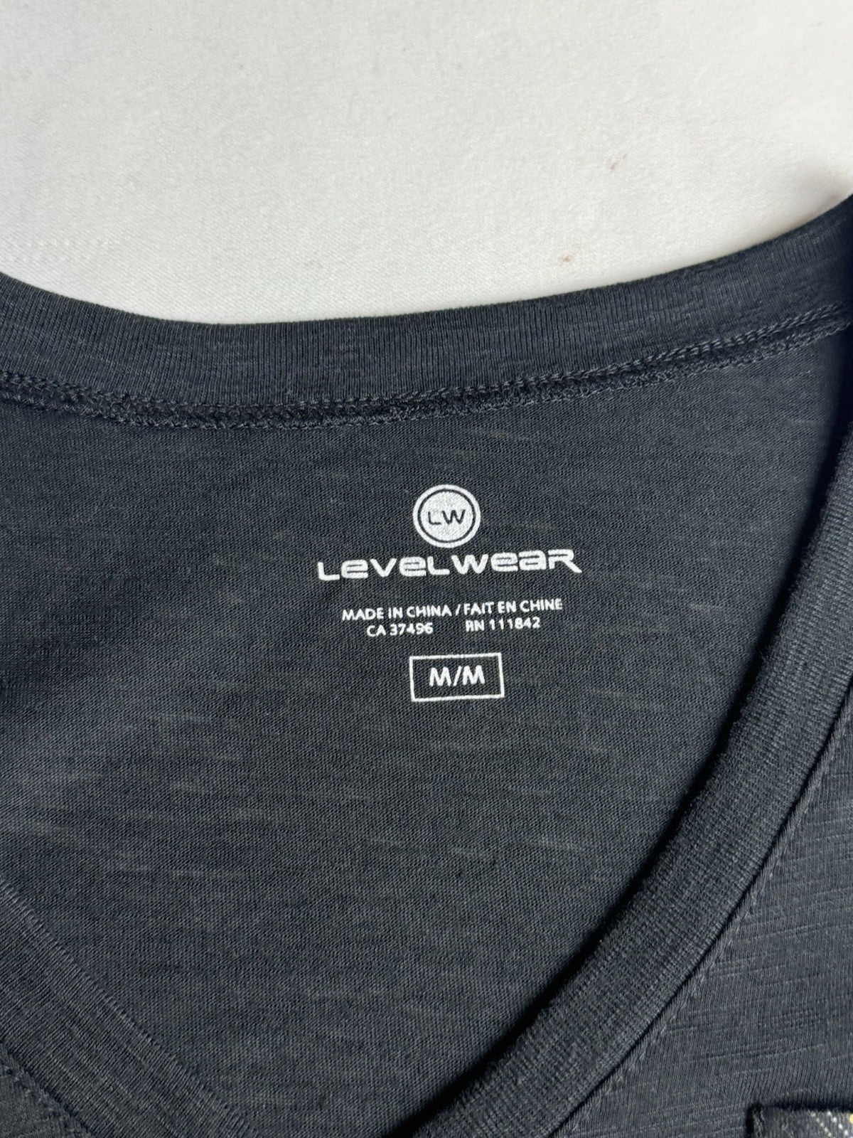 LeverWear Women's T-shirt Sz M   (B.172)