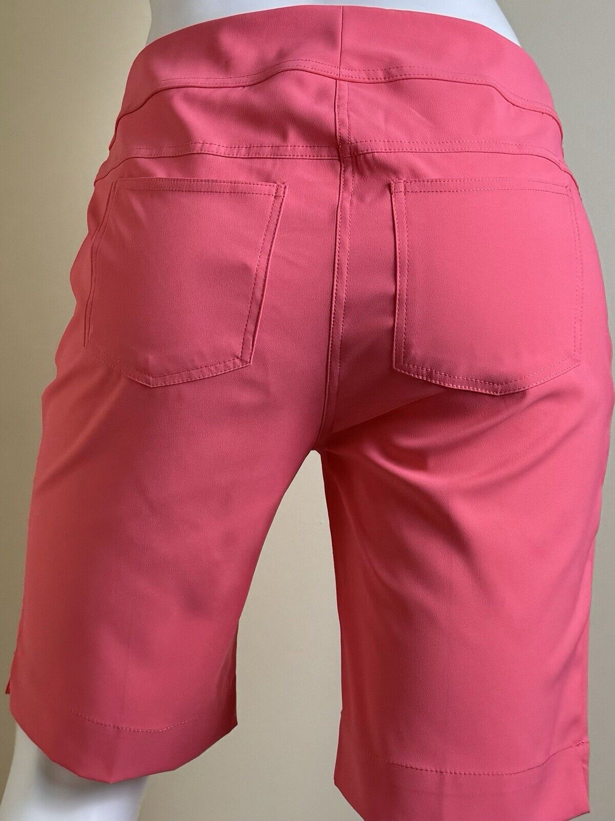 Sport Haley Women’s Golf Bermuda Shorts Sz 4.   (B.80)