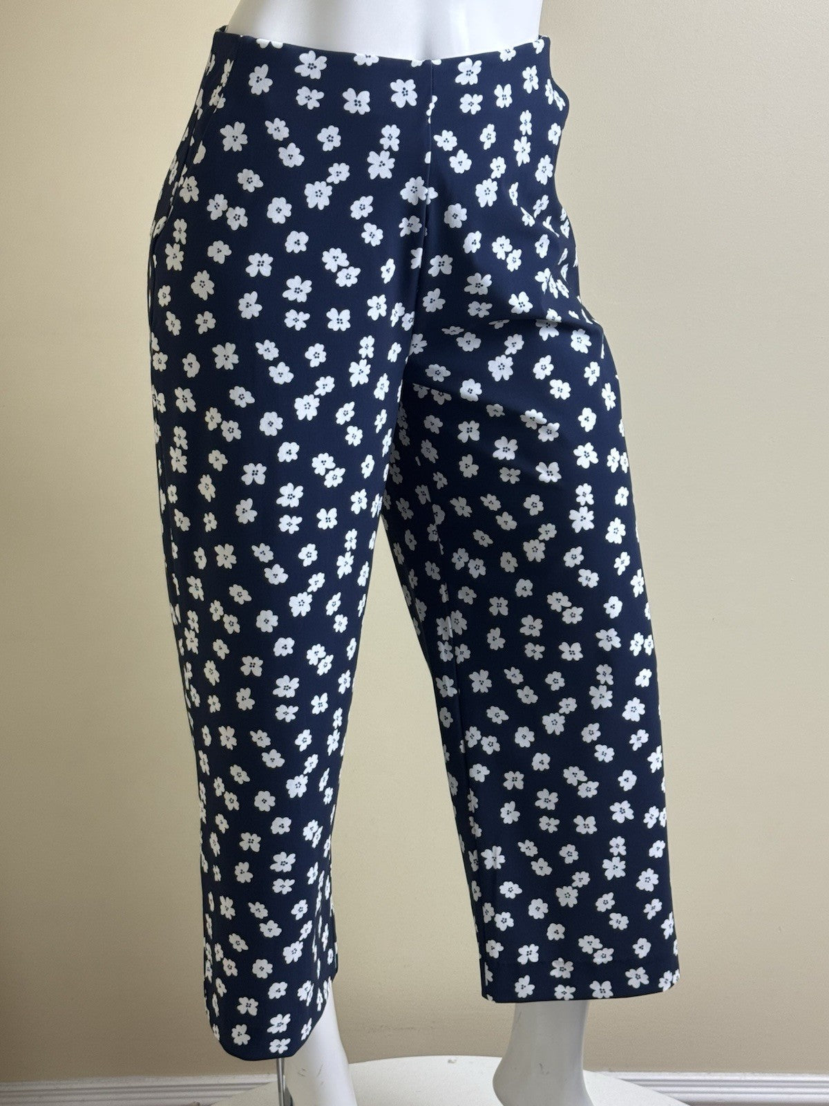 Jayebird Women’s Golf Robbie Pant Navy/White Floral Sz S.      (B.158)