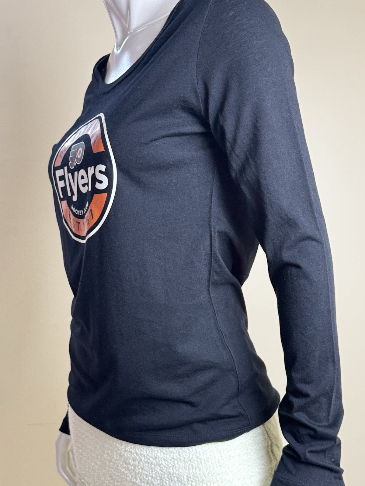 LeverWear Women's Flyers Logo Sweatshirt Sz M.   (B.146)