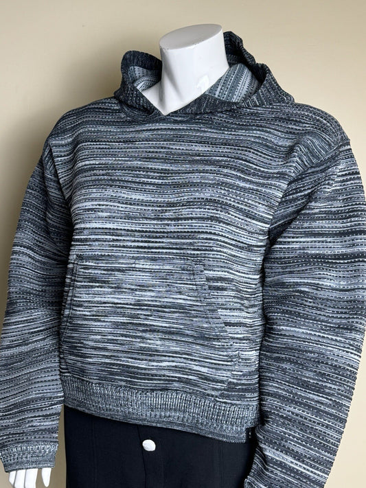 $150 Under Armour Women’s Hooded Sweater Size L.      (B.105)