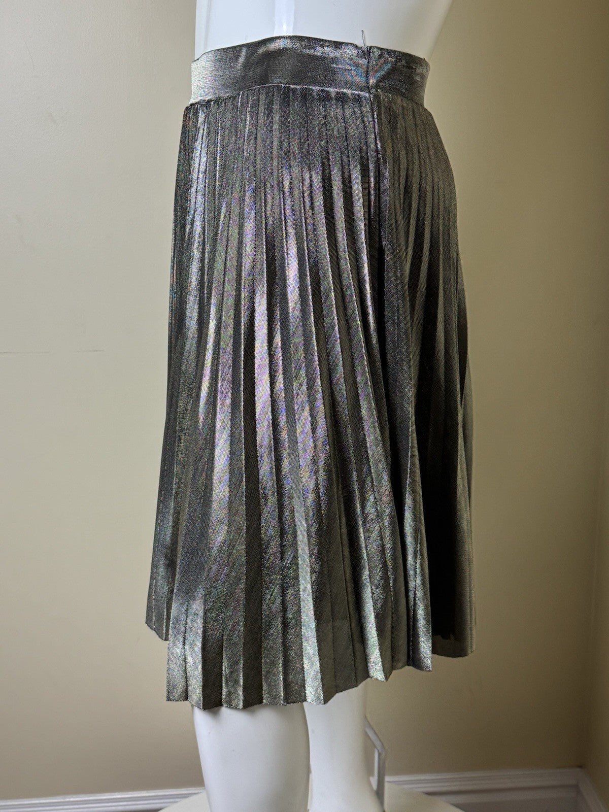 Metro Wear women’s metallic gold black pleated skirt Sz XL.    (B.159)