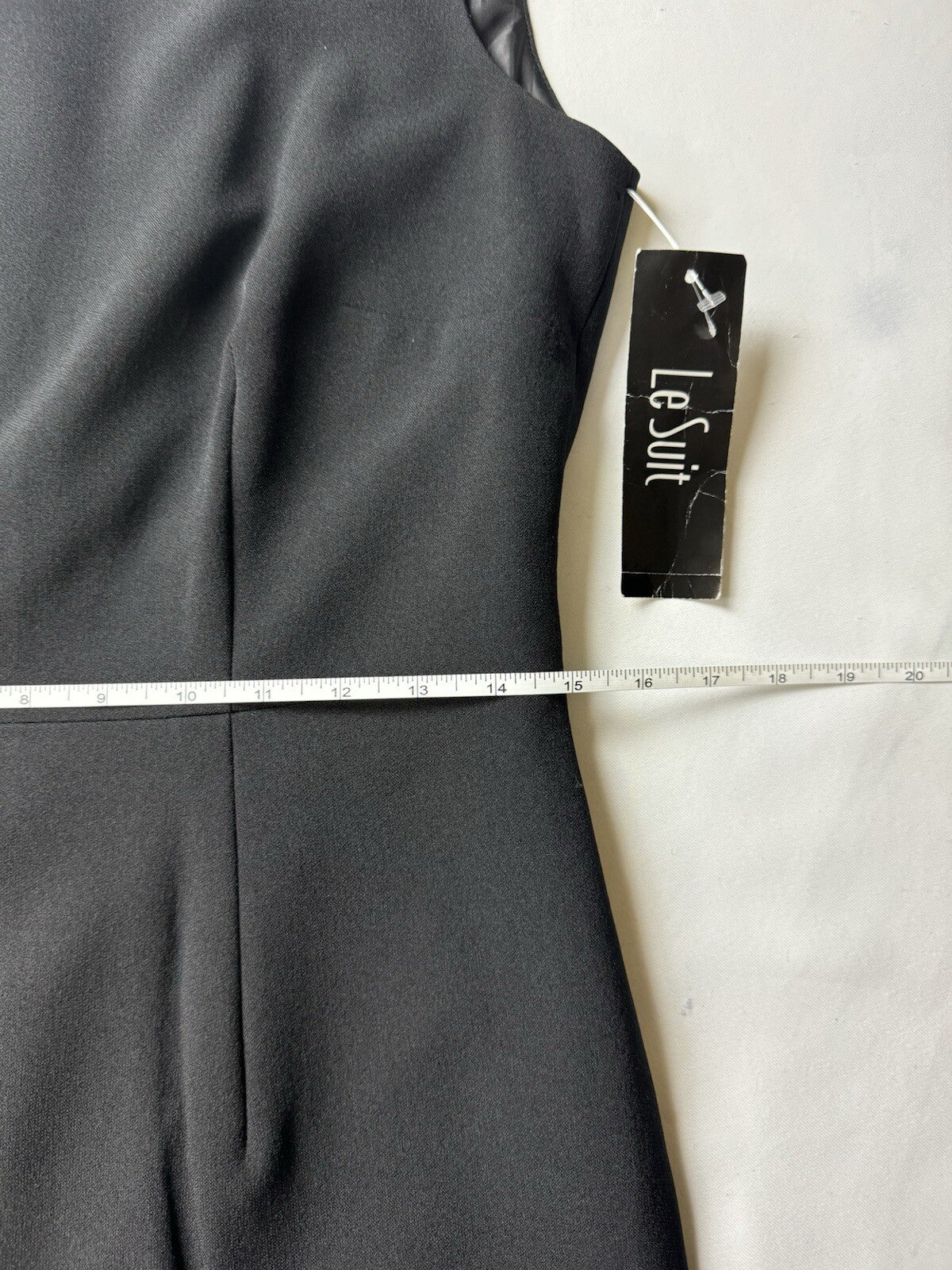 LESUIT Women's Sheath Black Dress Size 4 .  (B.92)