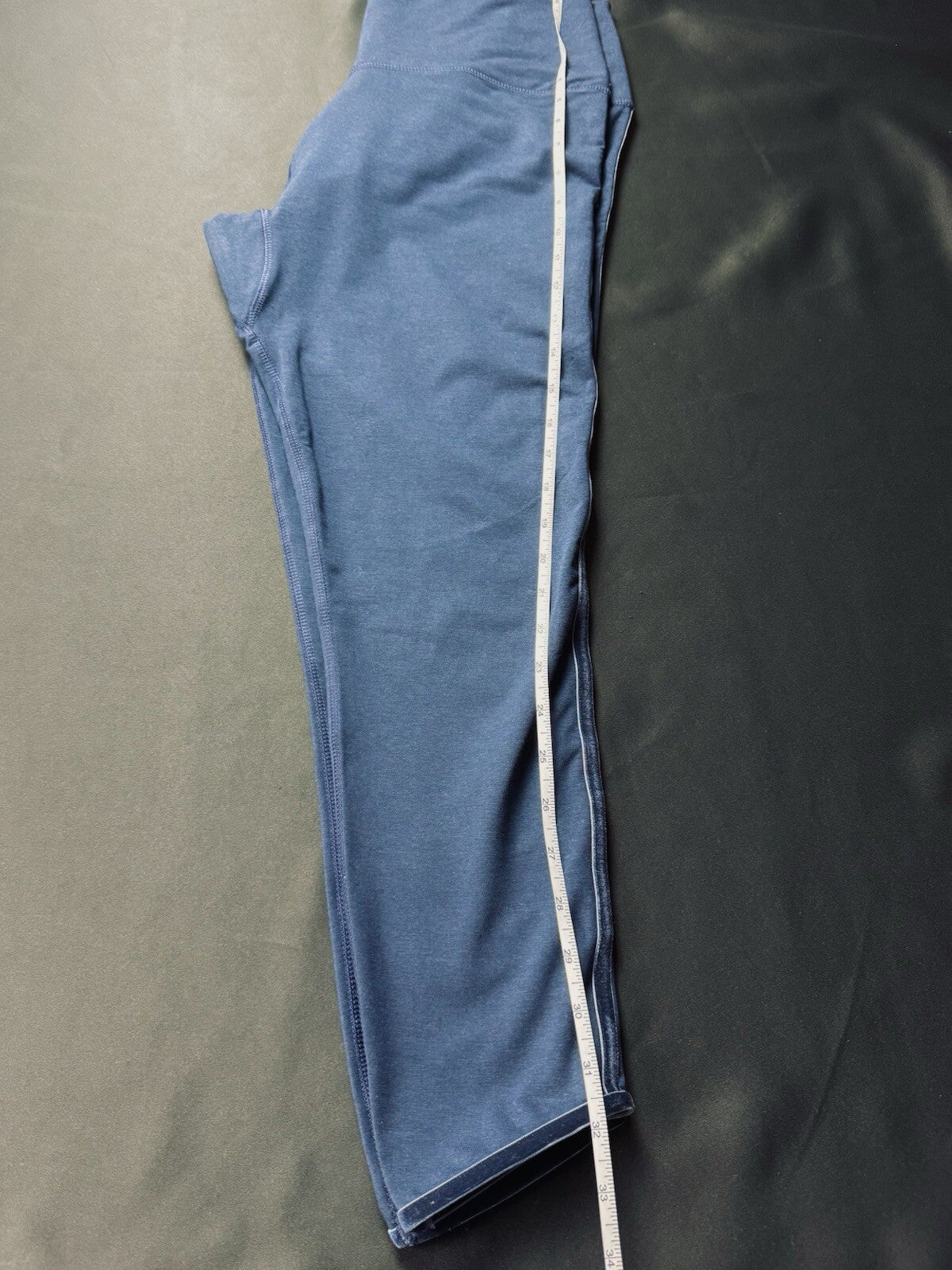 $88 TASC Performance Women's Leggings Navy Blue Velvet Stripe Size XL. (B.121)