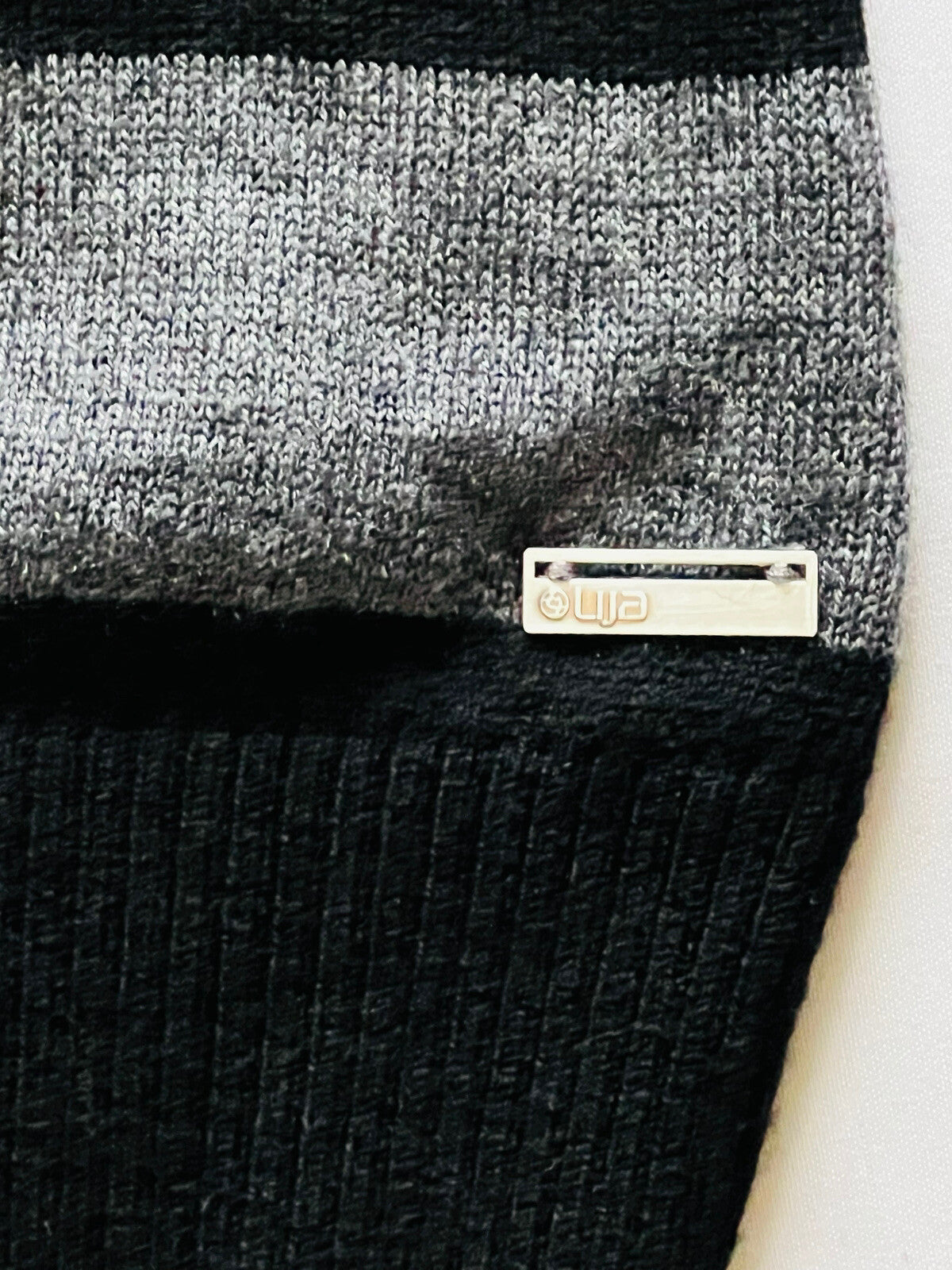 Lija Women's Golf Knit Vest Sleeveless Sz S Black Gray Stripes