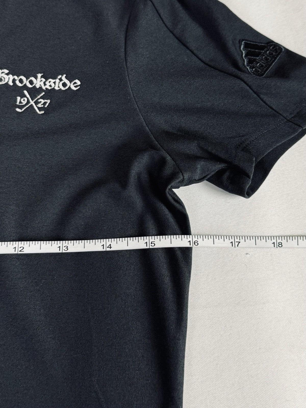 $65 Adidas Women’s Golf Shirt Sz XS    (B.182)