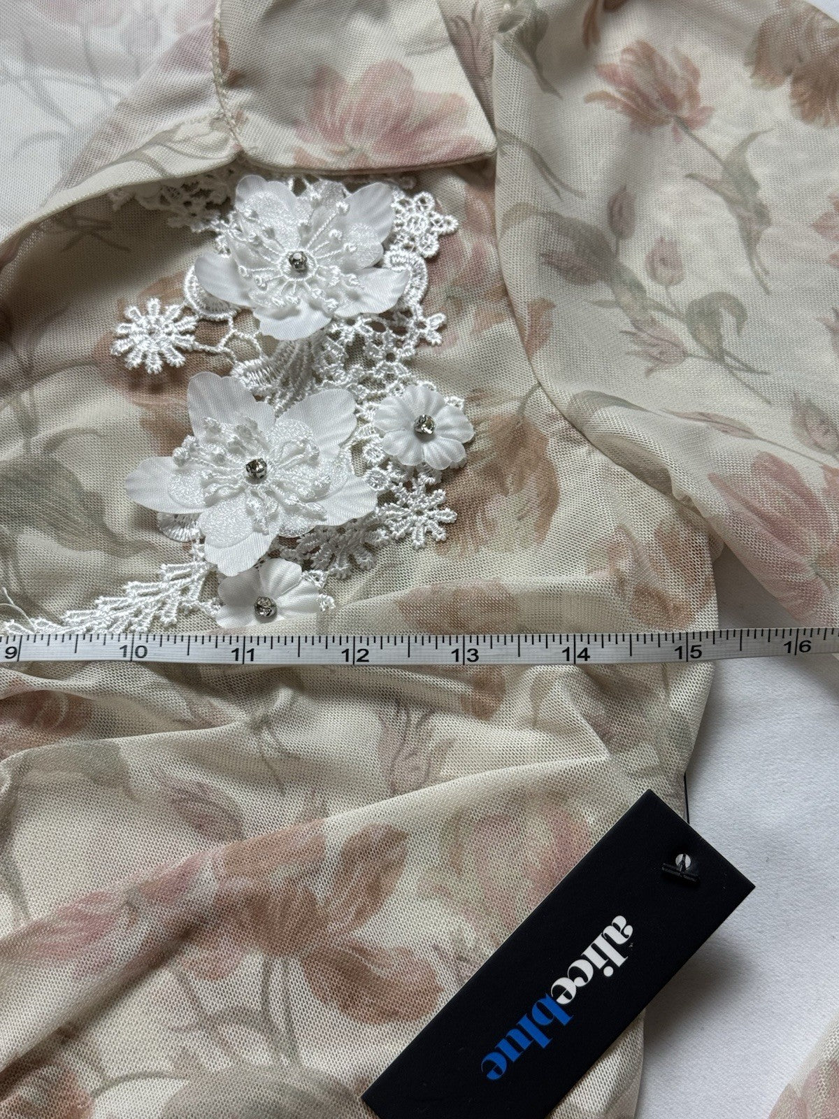 Alice Blue Women’s Long Sleeves Shirt Sz S.     (B.150)