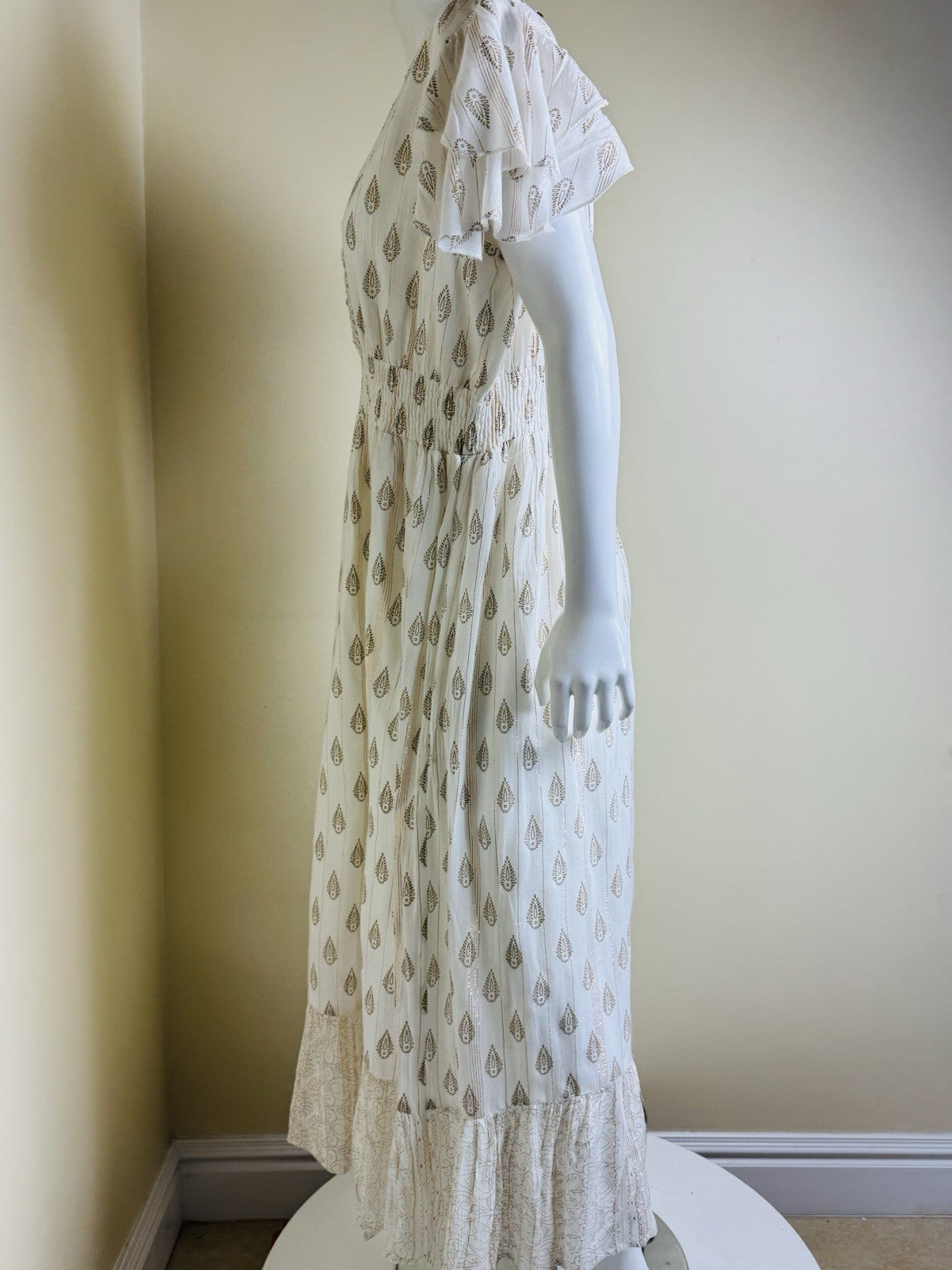 Dress Nado Women’s embroidery Long Maxi Dress Sz M.  (B.151)