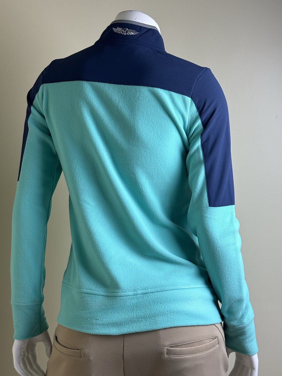 Straight Down Women's Golf Sweatshirt Sz S.  (B.105)