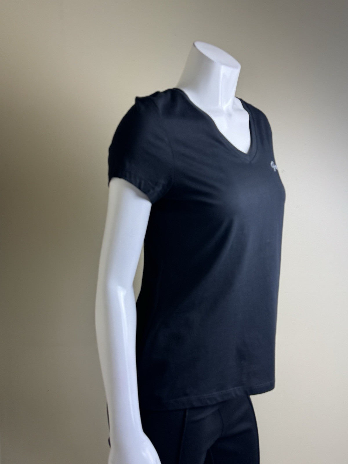 Guess Women’s Embroidery Wings Shirt Sz XL. (B.150)