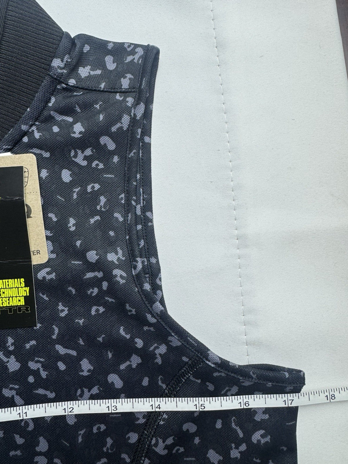 Puma Women’s Golf Shirt Sz S.   (B.161)