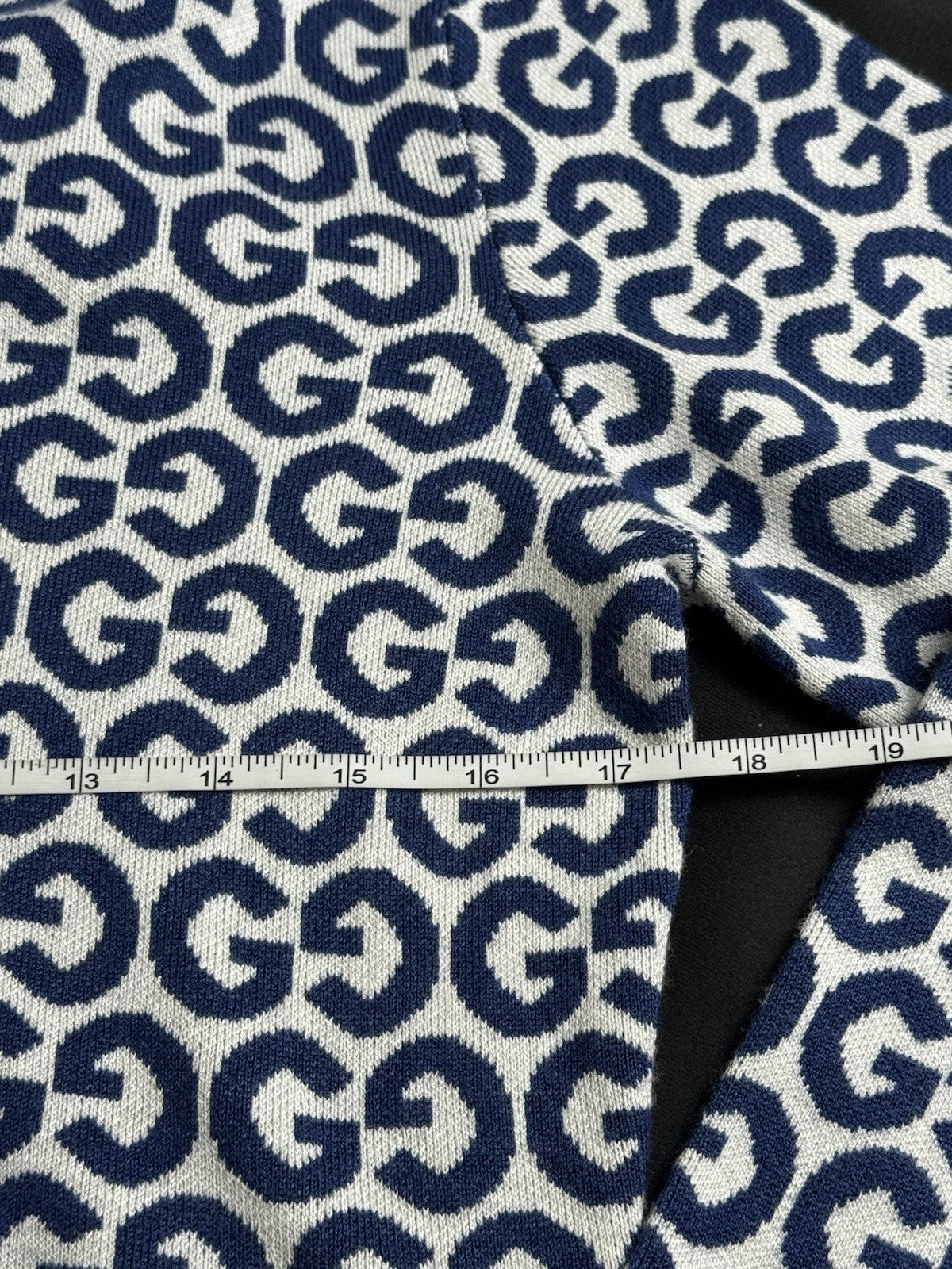 $80 GUESS AVERY FULL ZIP SWEATER HOODIE G Logo Sz L.      (B.032)