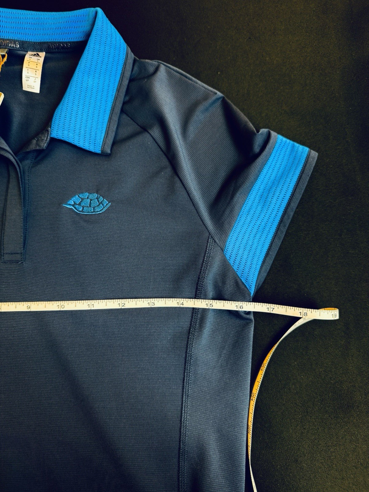 $75 Adidas Women’s Golf Shirt Blue Sz S    (B.161)