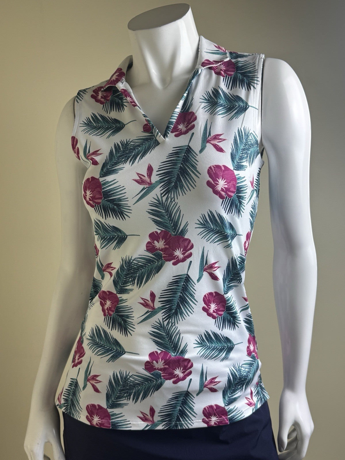 $70 Puma Women’s Golf Shirt Sleeveless Sz XS  (B.156)