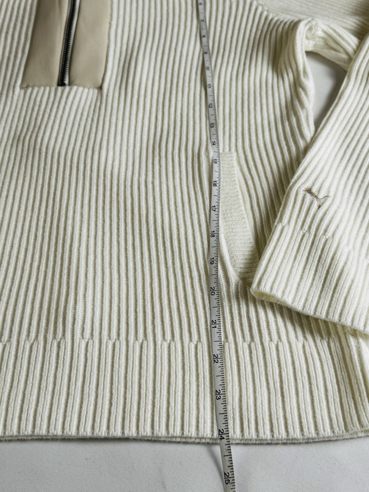 Puma Women's Golf Hooded Sweater Size S.   (B.112)