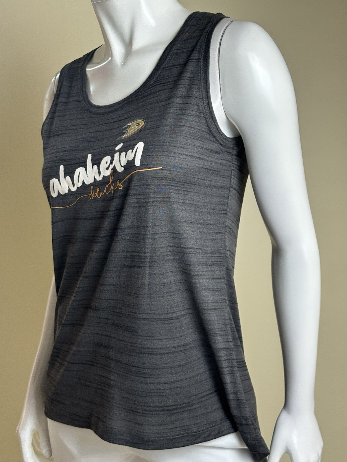 LeverWear Verve Women's Ahaheim Logo Tank Top Sz M   (B.172)