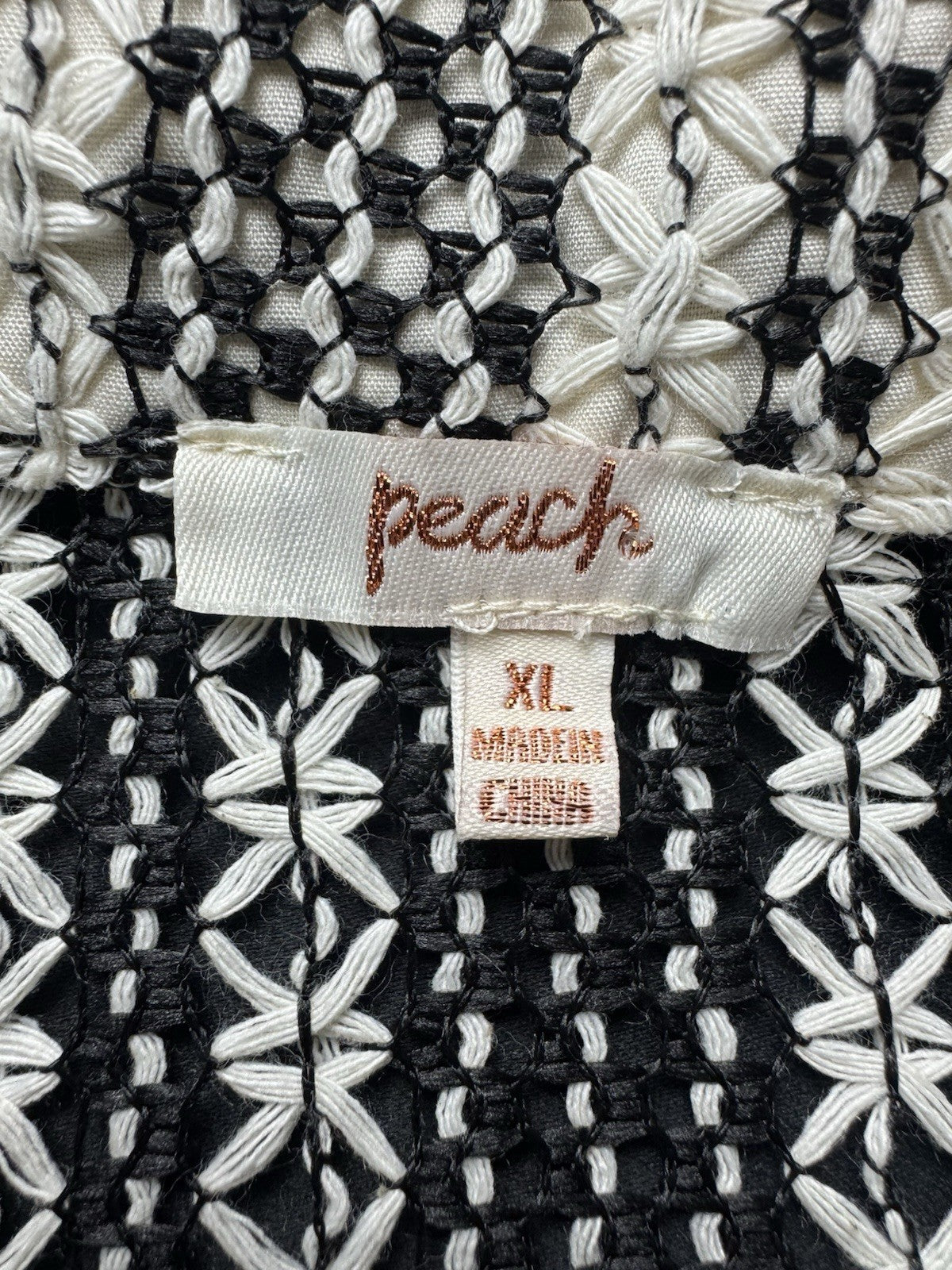 PEACH Women's Crochet Shirt Sz XL    (B.160)