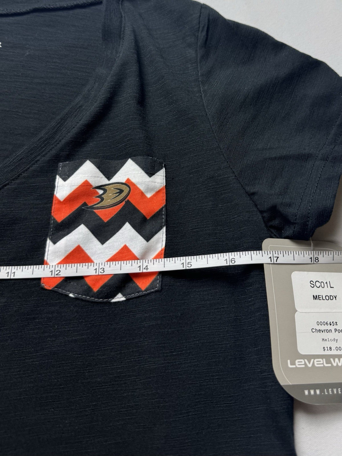 LeverWear Women's Golf shirt Sz L   (B.160)