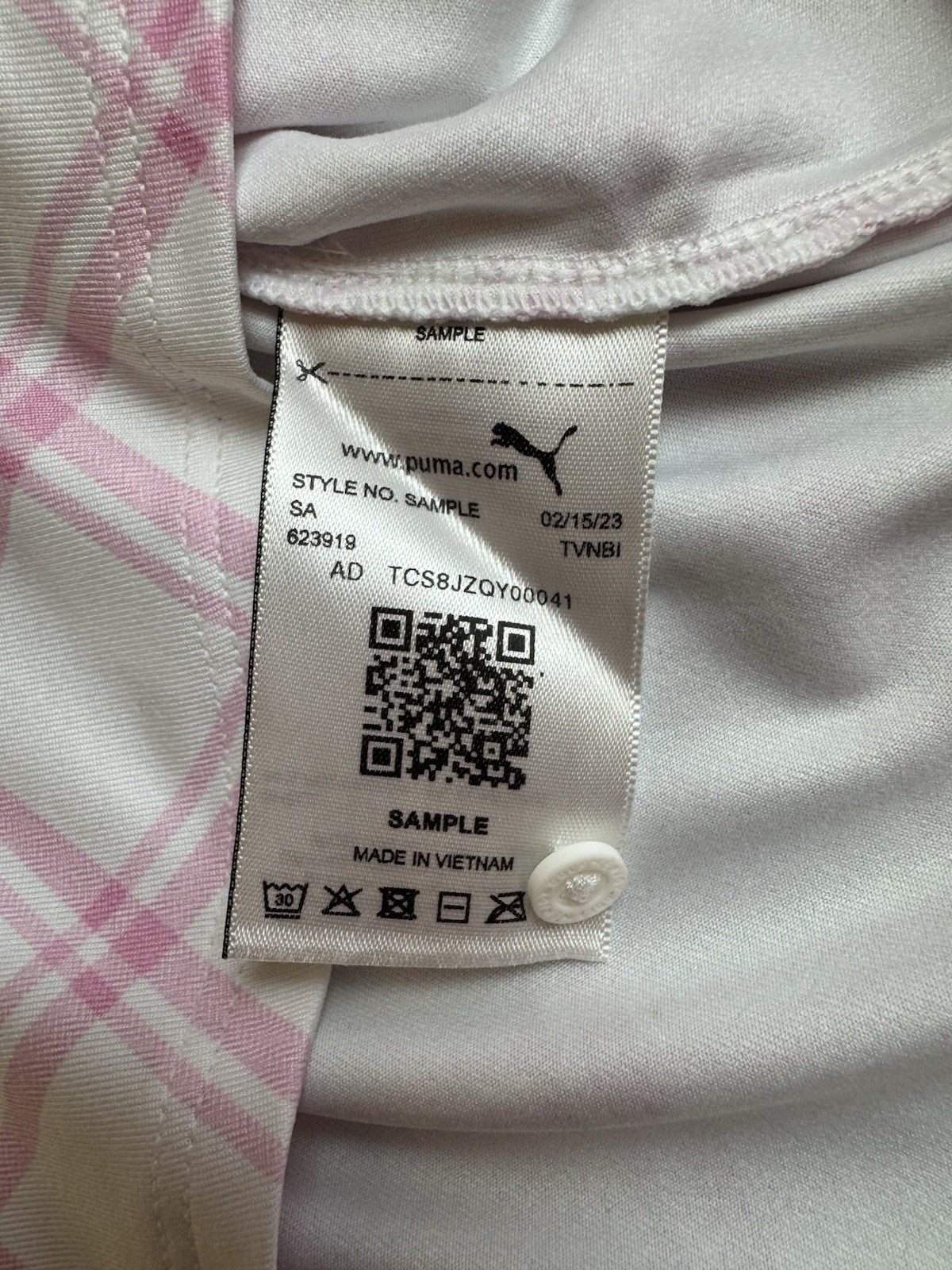 Puma Women’s Golf Shirt Sz S.   (B.165)