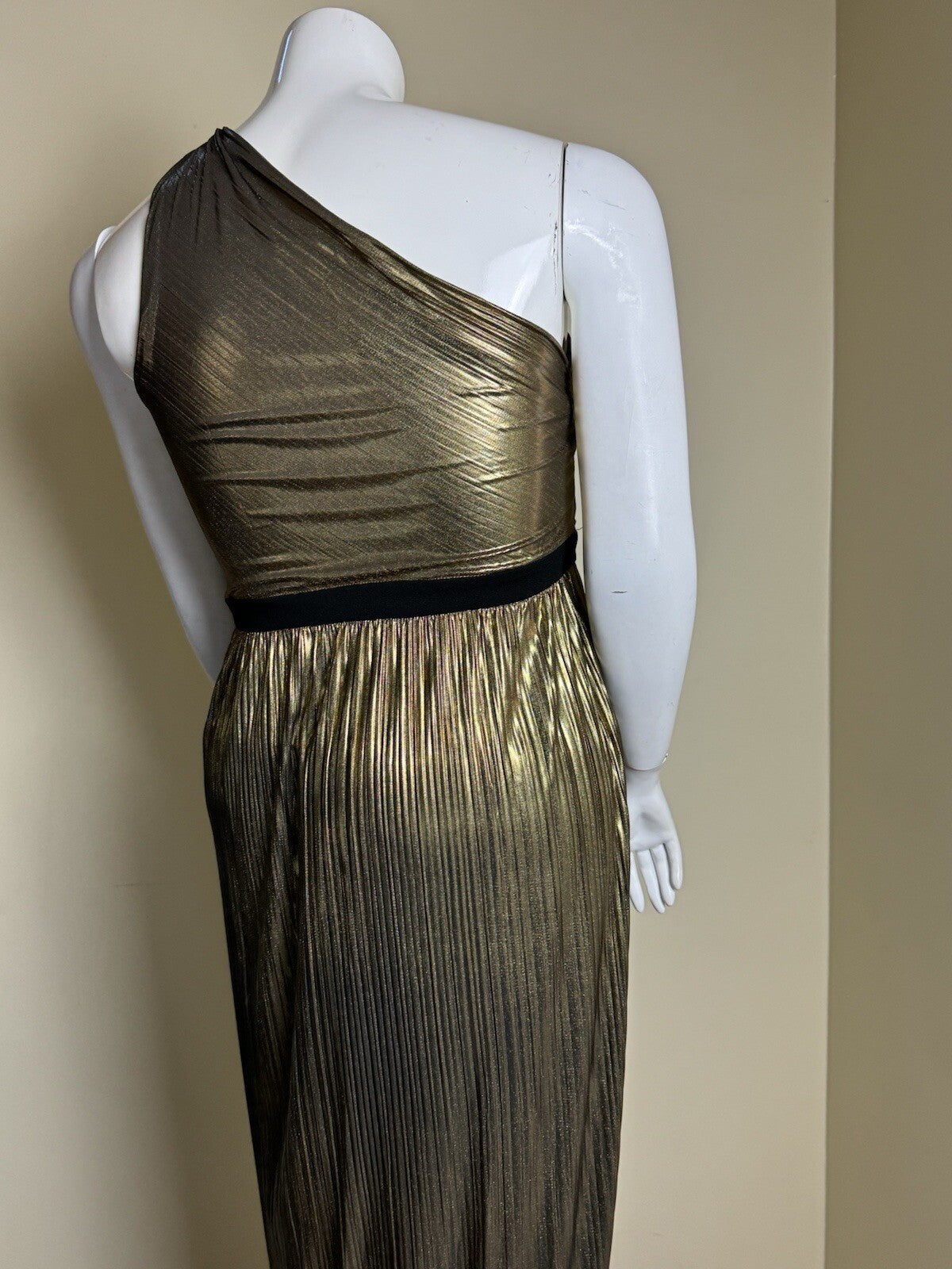 Shelby Nites One Shoulder Gold Dress Sz 14. (B.109)