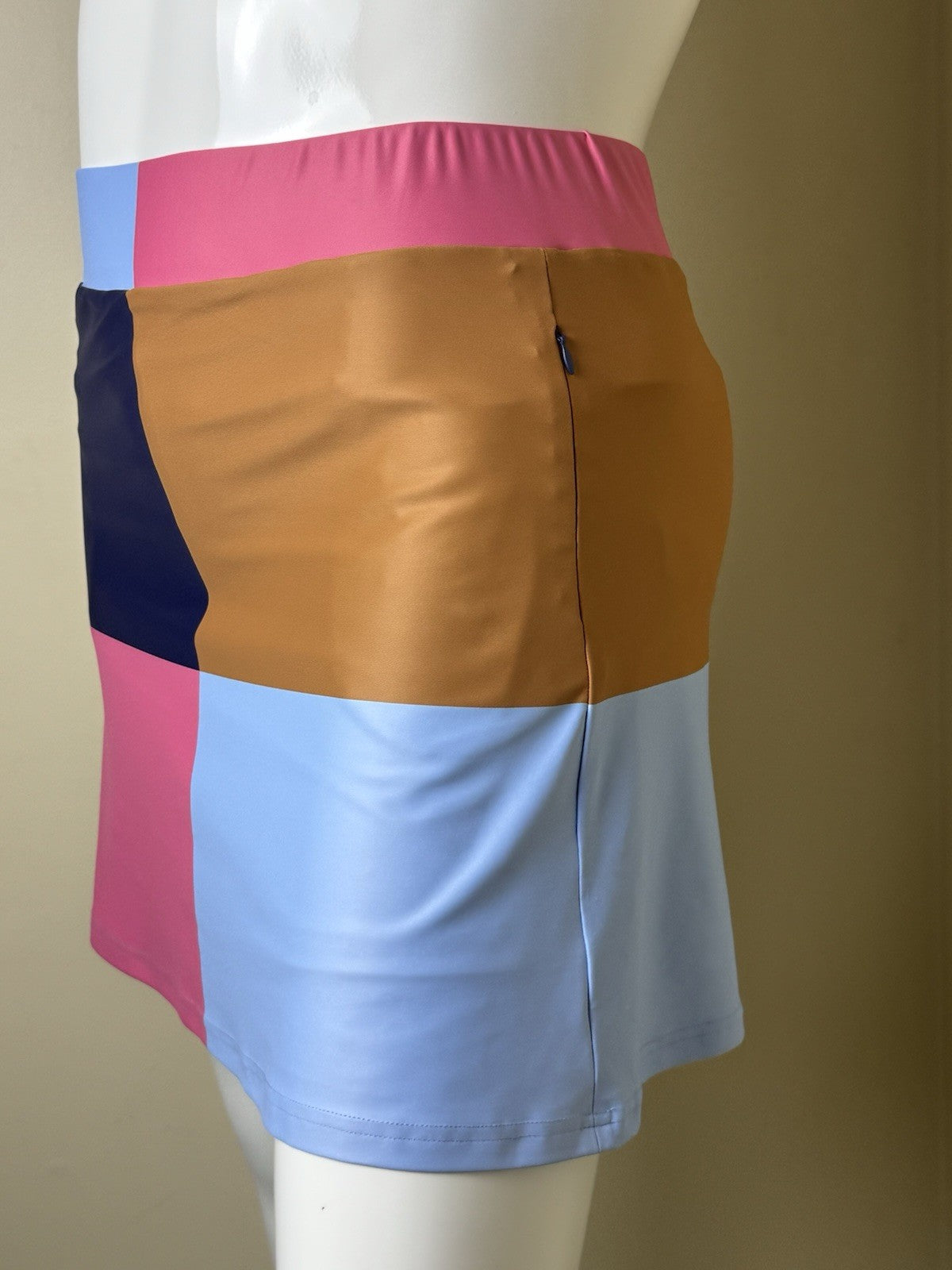 Smith & Quinn Athletic Skort Skirt Sz L.      (B.155)