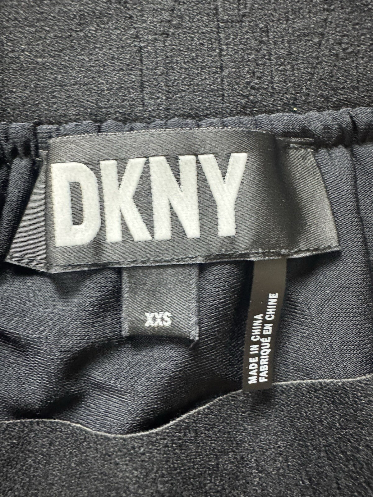 $129 DKNY Women's Lace Skirt Sz XXS.  (B.130)