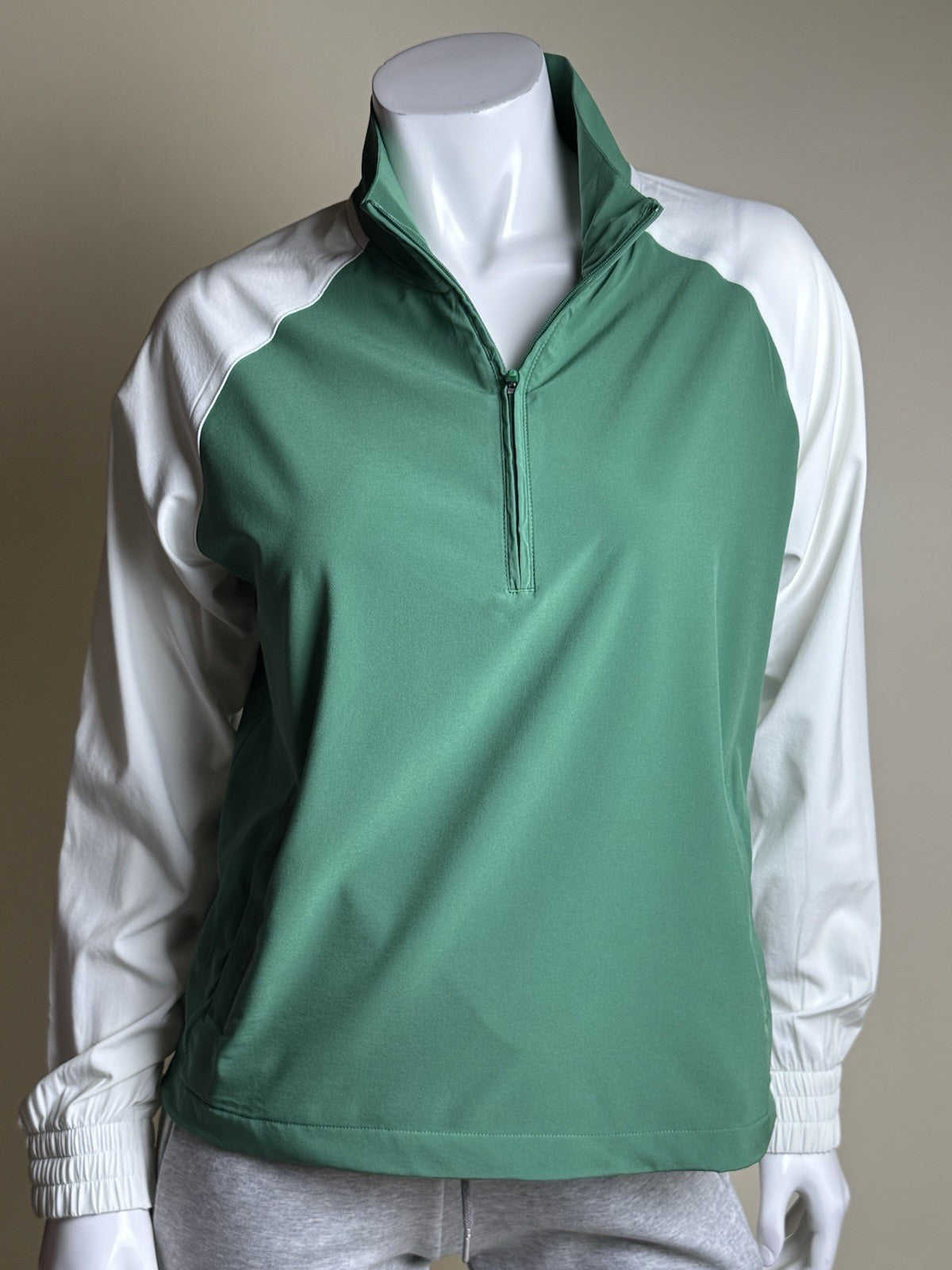 PUMA Women's Golf Sweatshirt Sz S.  (B.157/1)