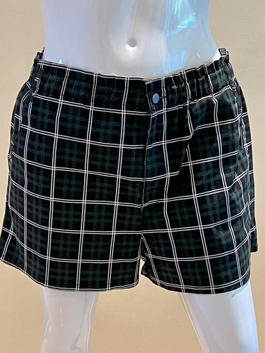 No Boundaries Women’s Size 3X Black check Shorts
