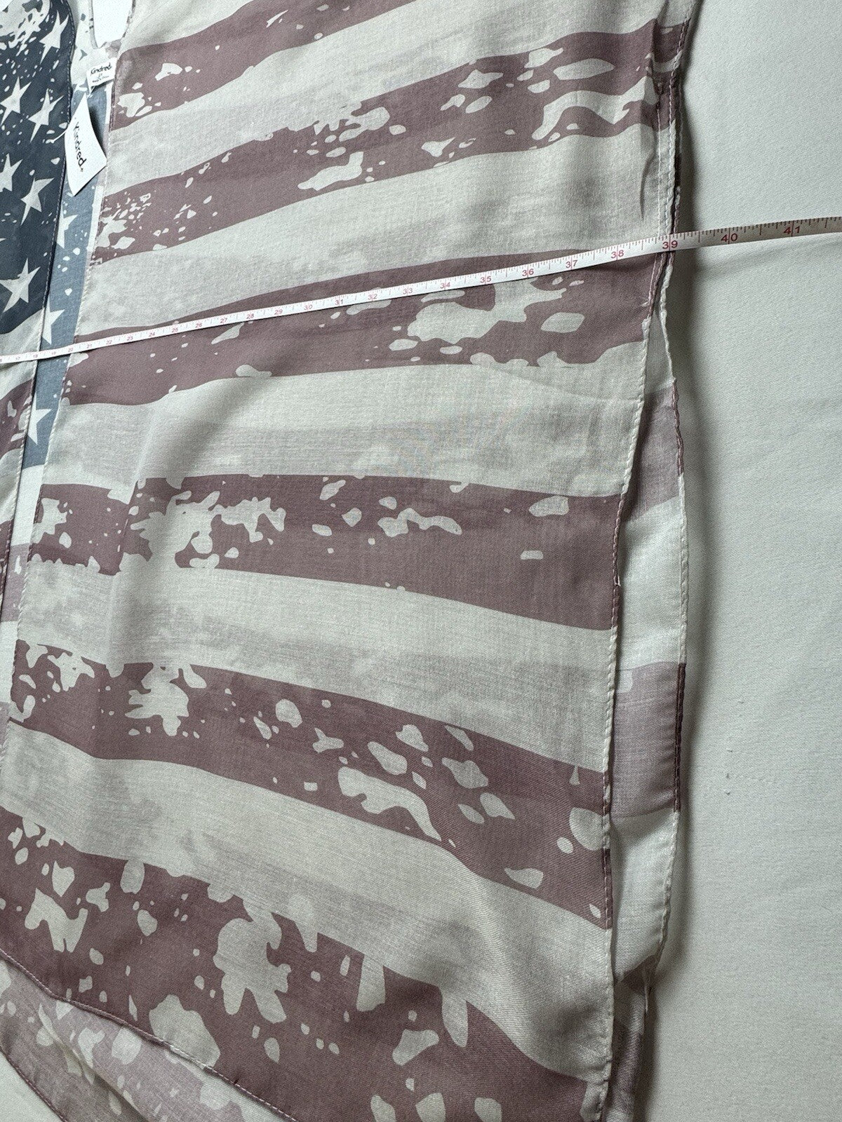 KINDRED Women’s Poncho Top American Flag Printed Size 2X. (59)