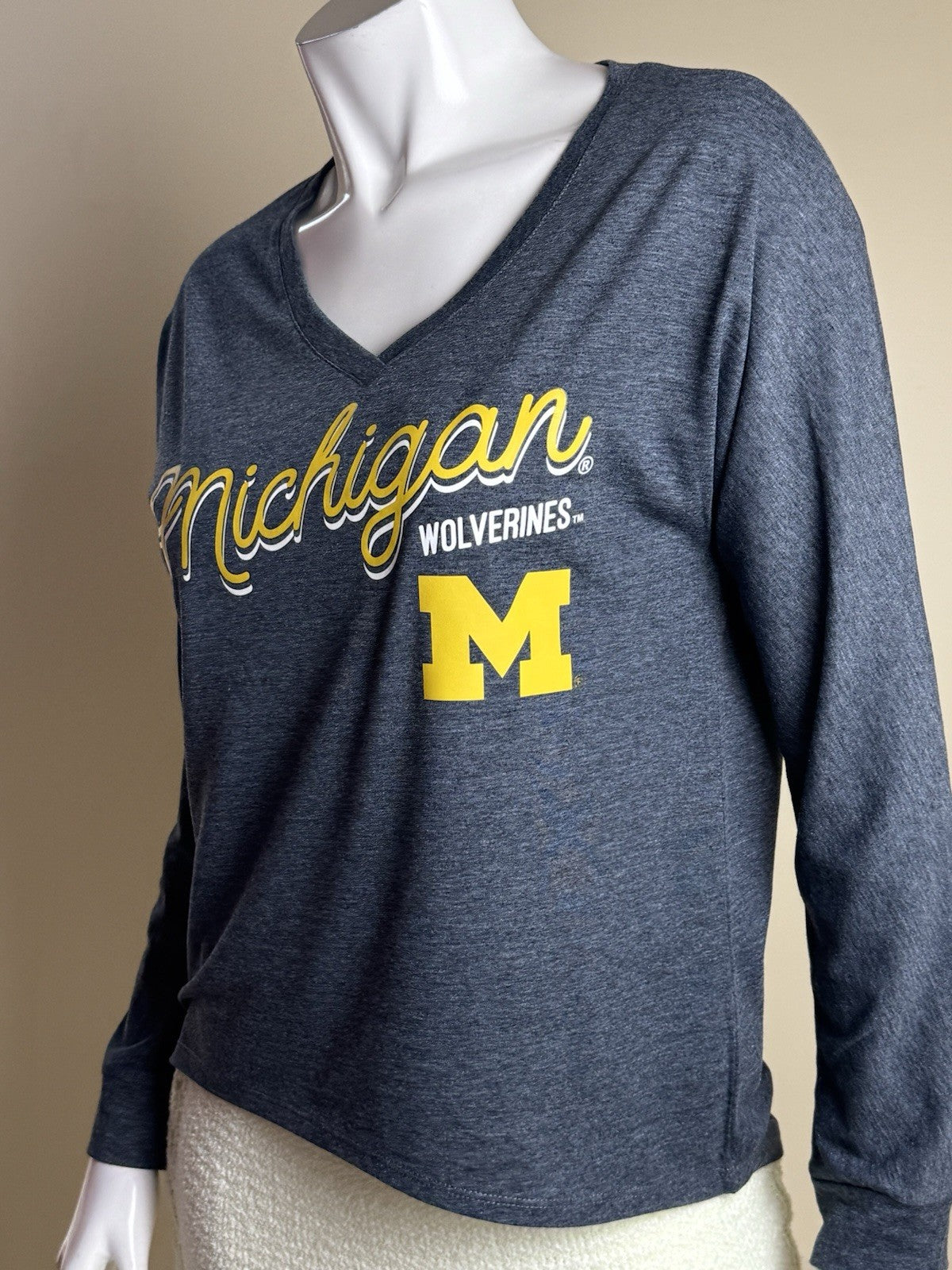 LeverWear Women's Michigan Logo Sweatshirt Sz M.   (B.146)
