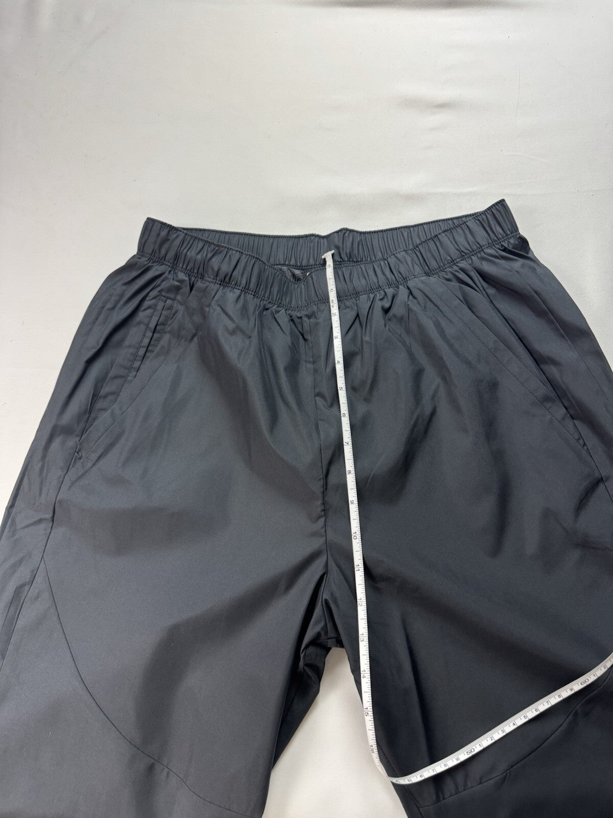 $85 Under Armour Women’s Jogging Pants Size M.   (B.142)