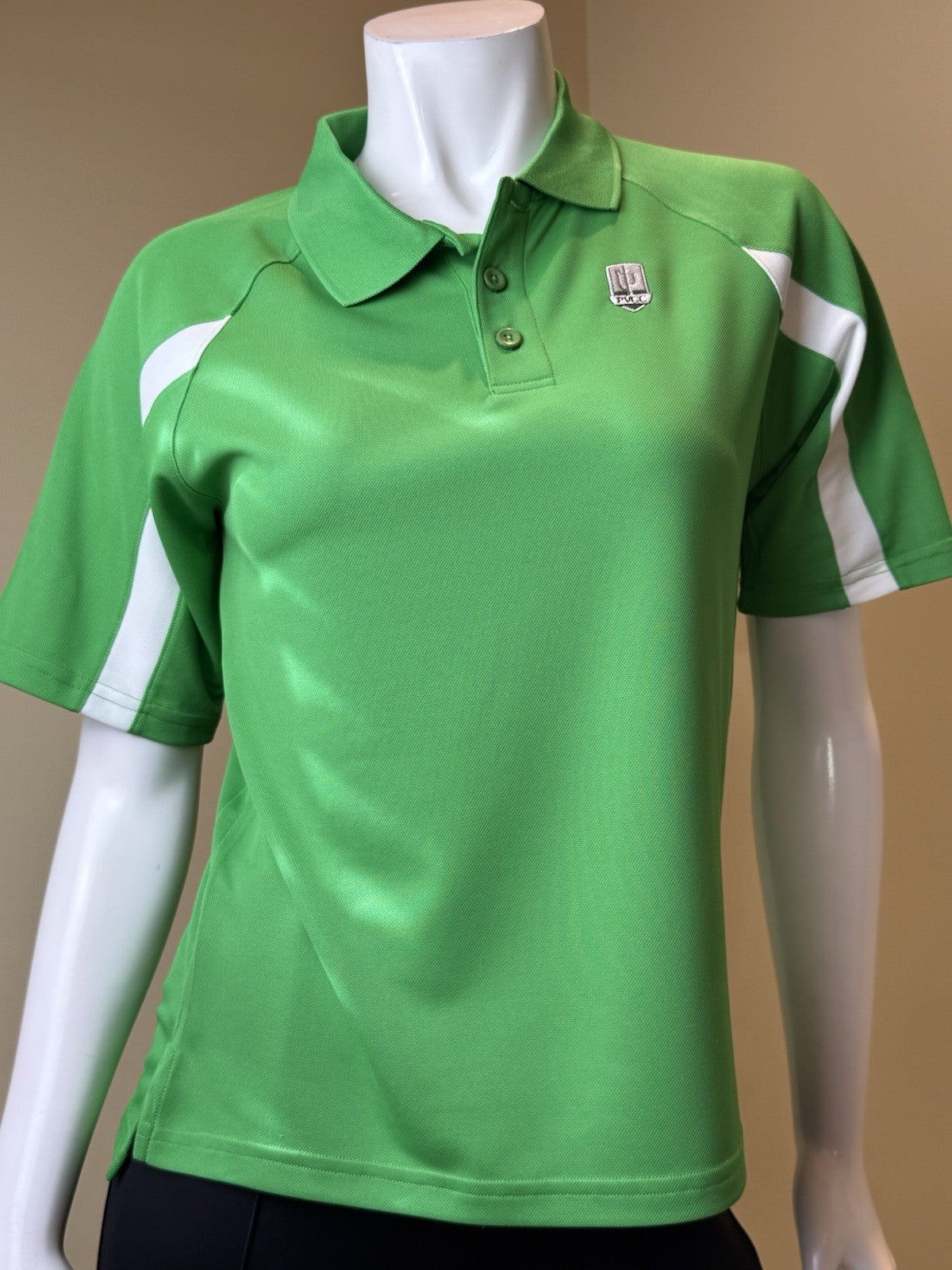 Under Armour Women's Golf Tennis Shirt Sz L.    (B.165)